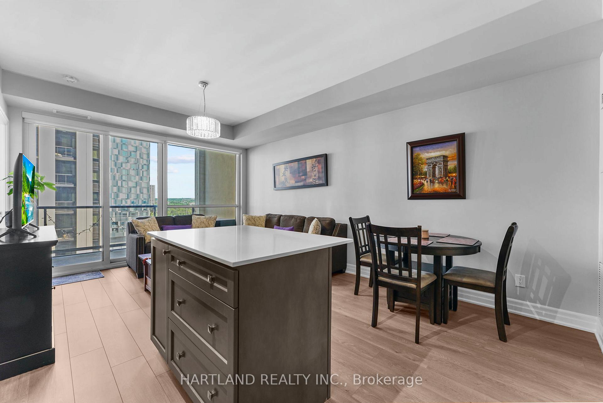 Photo 11 of Unit 810, 9075 Jane Street, Vaughan, Concord — HOMEH