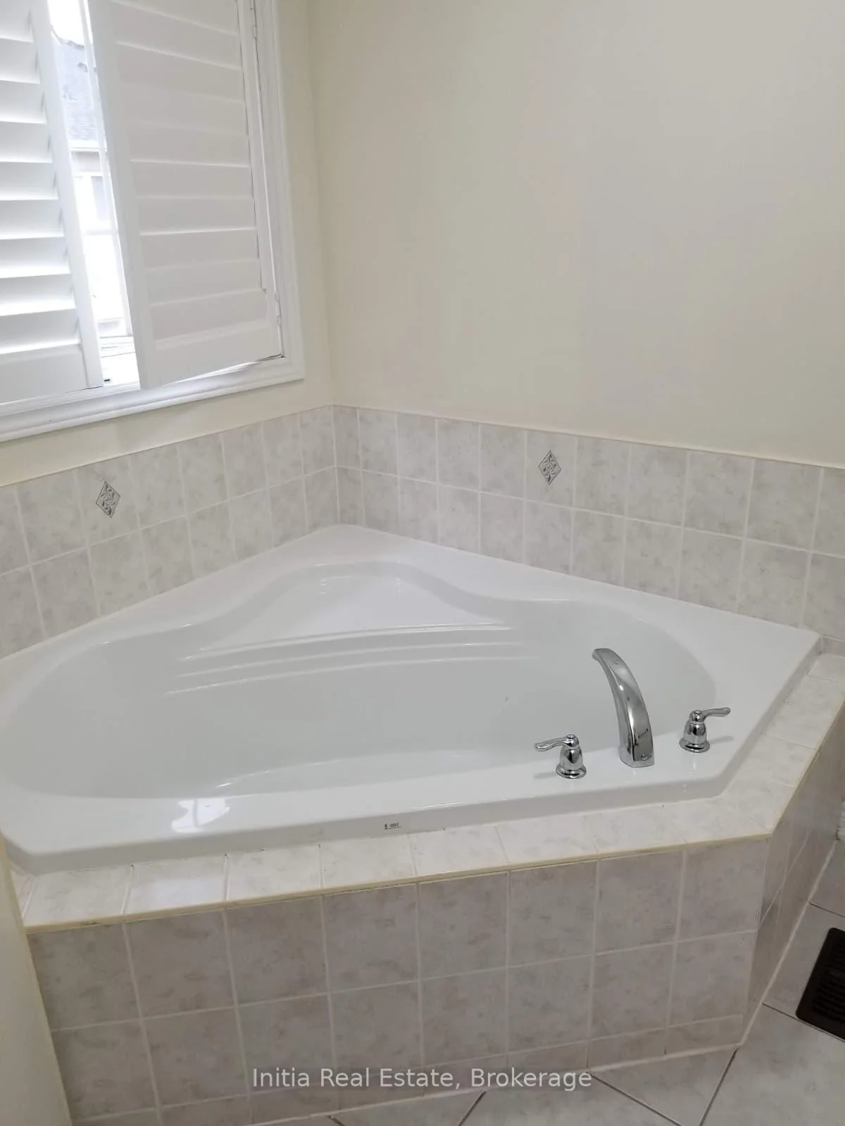 Photo 12 of 99 Connolly Crescent, Brampton, Sandringham-Wellington — HOMEH