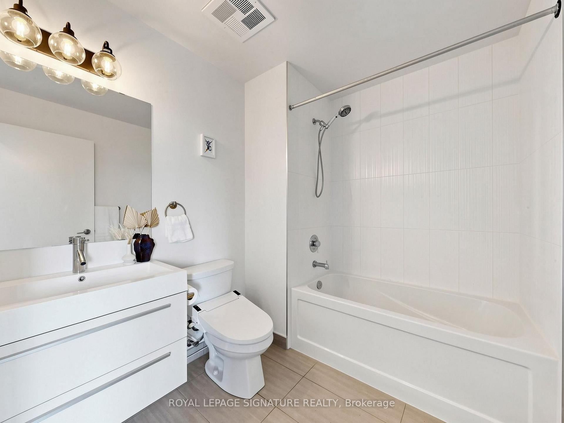 Photo 21 of Unit PH2, 297 College Street, Toronto, Kensington-Chinatown — HOMEH