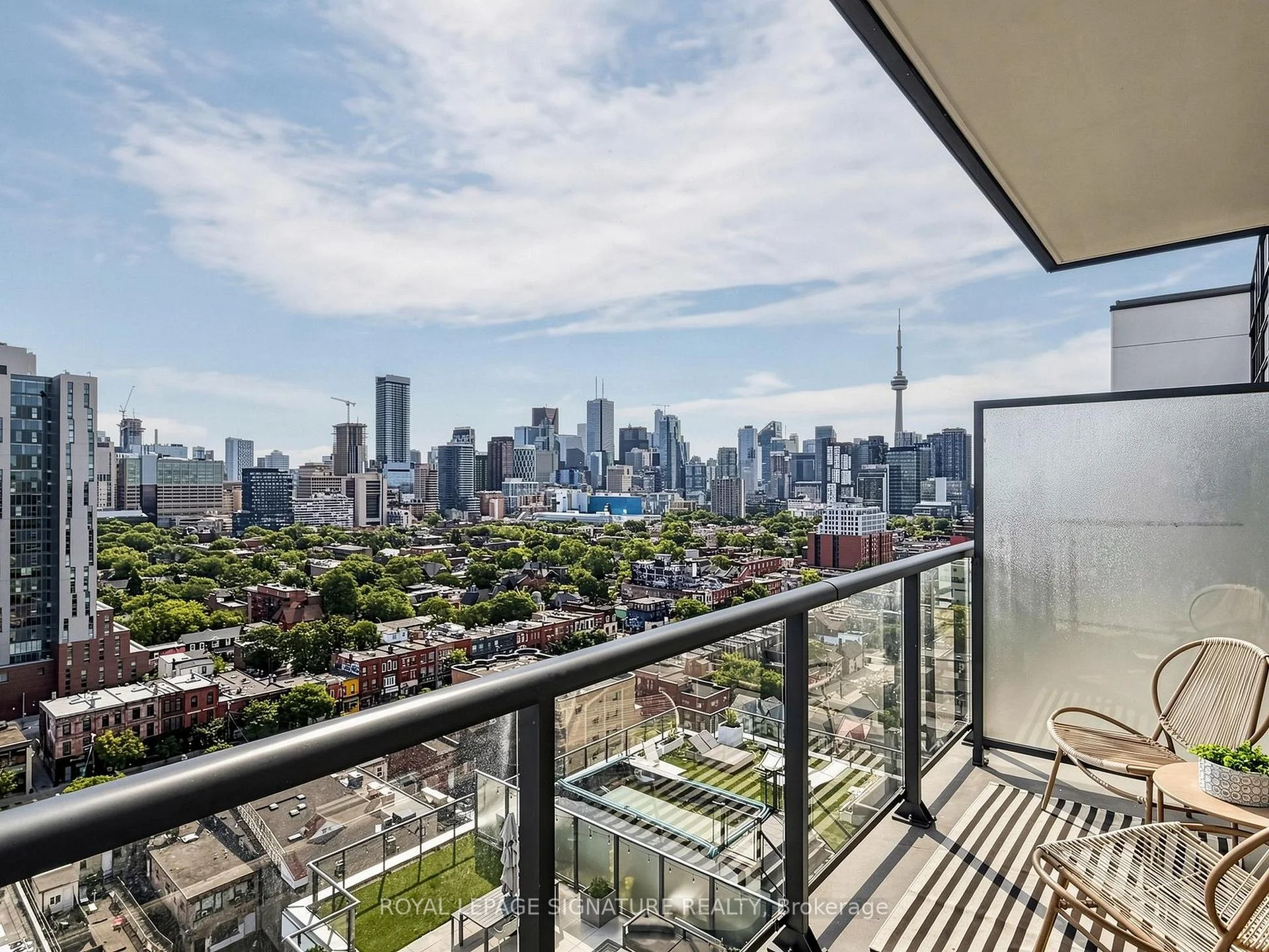 Photo 4 of Unit PH2, 297 College Street, Toronto, Kensington-Chinatown — HOMEH