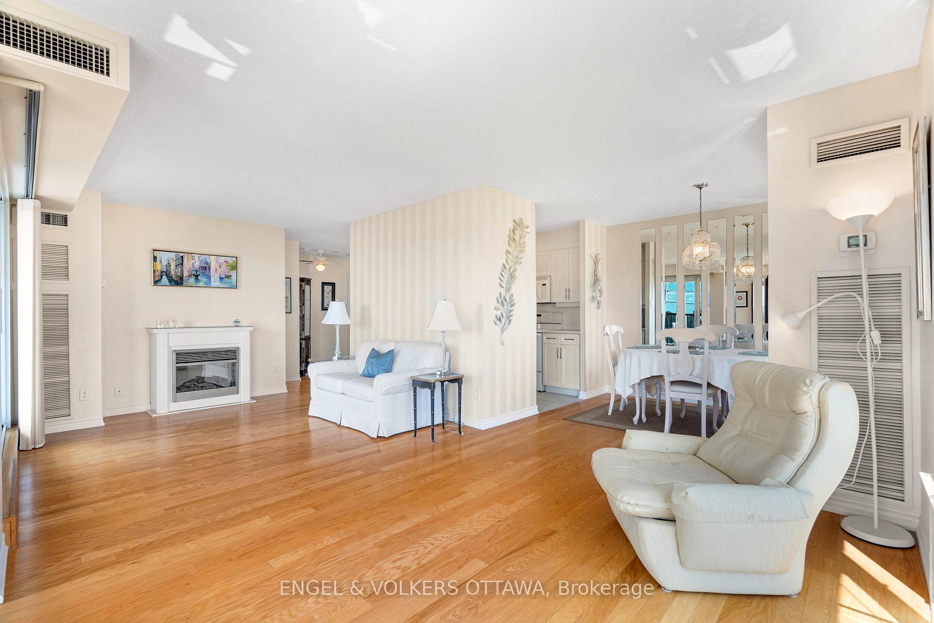 Photo 9 of Unit 205, 545 St Laurent Boulevard, Ottawa, Viscount Alexander Park — HOMEH