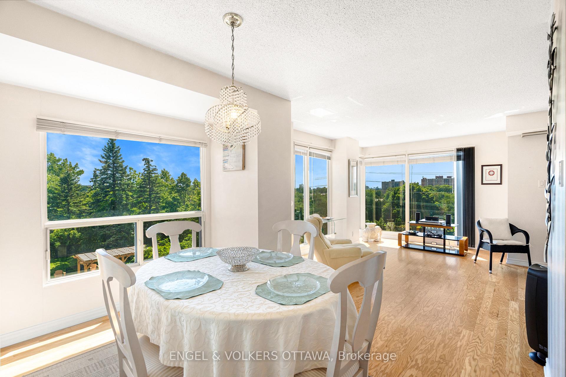 Photo 11 of Unit 205, 545 St Laurent Boulevard, Ottawa, Viscount Alexander Park — HOMEH