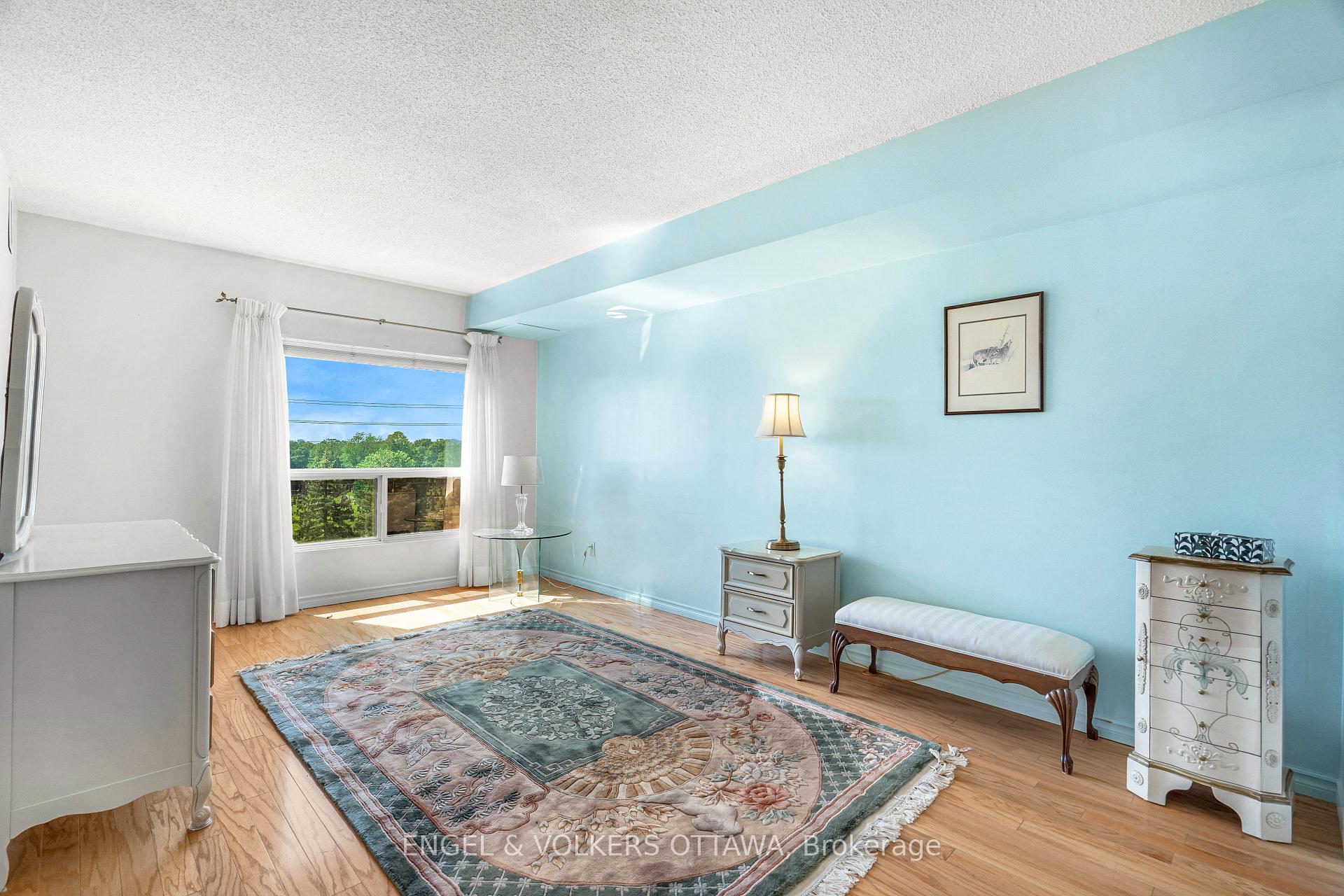 Photo 14 of Unit 205, 545 St Laurent Boulevard, Ottawa, Viscount Alexander Park — HOMEH