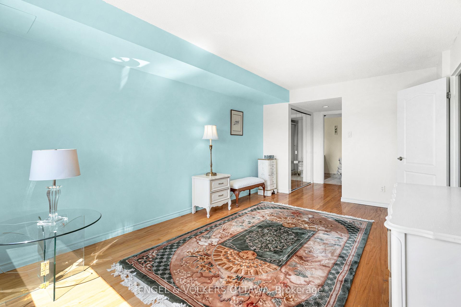 Photo 16 of Unit 205, 545 St Laurent Boulevard, Ottawa, Viscount Alexander Park — HOMEH