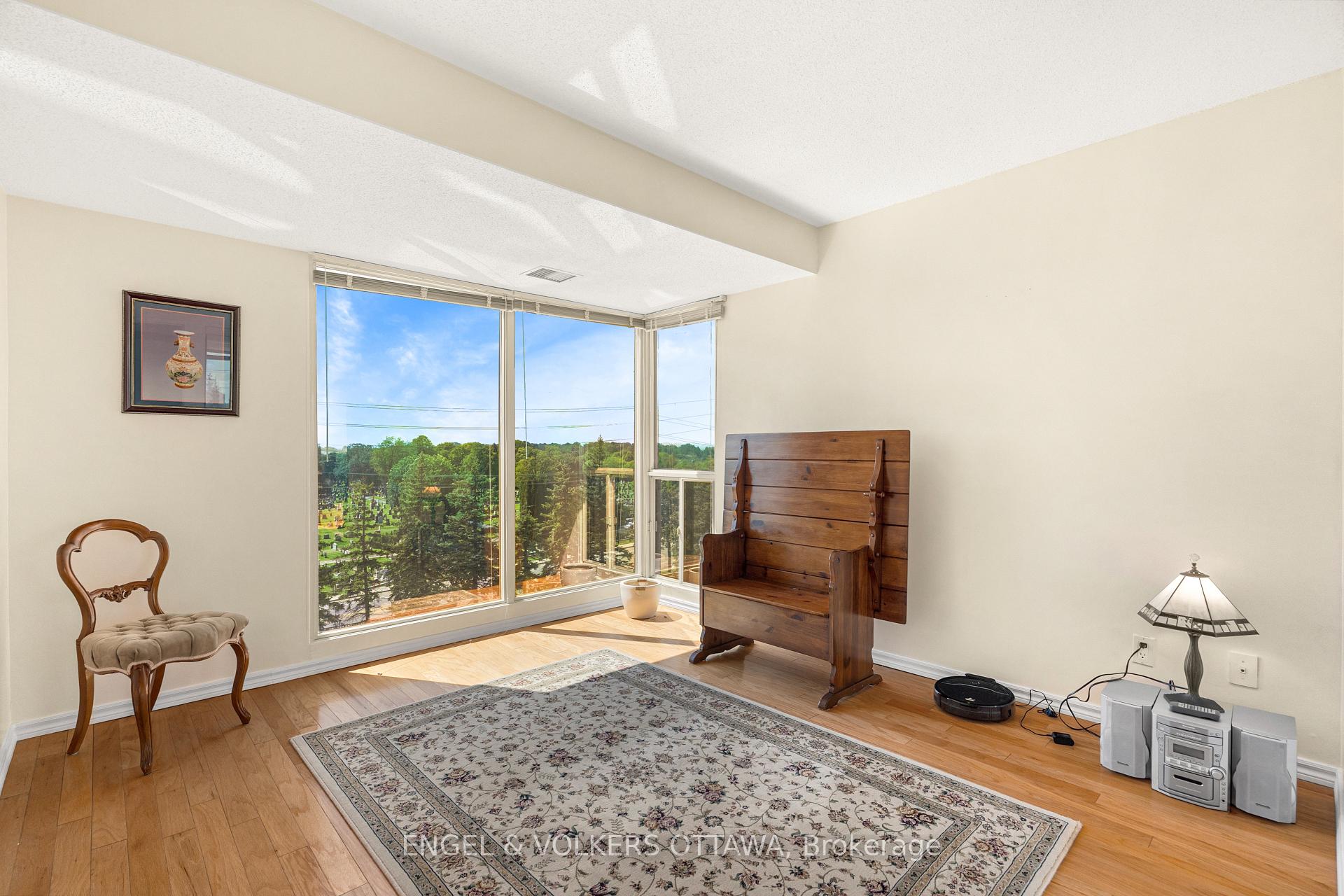 Photo 20 of Unit 205, 545 St Laurent Boulevard, Ottawa, Viscount Alexander Park — HOMEH