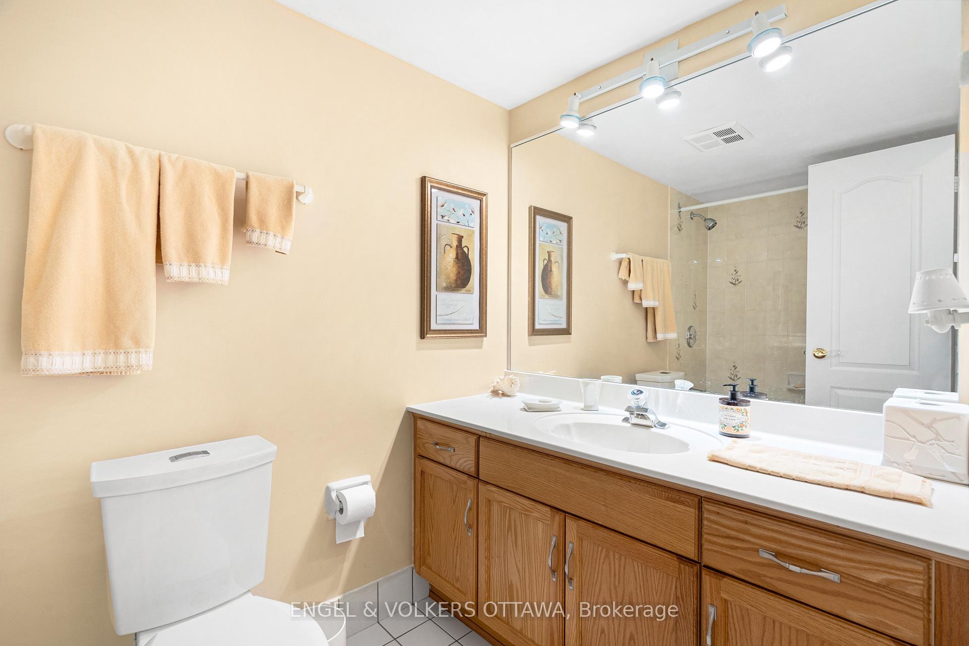 Photo 26 of Unit 205, 545 St Laurent Boulevard, Ottawa, Viscount Alexander Park — HOMEH