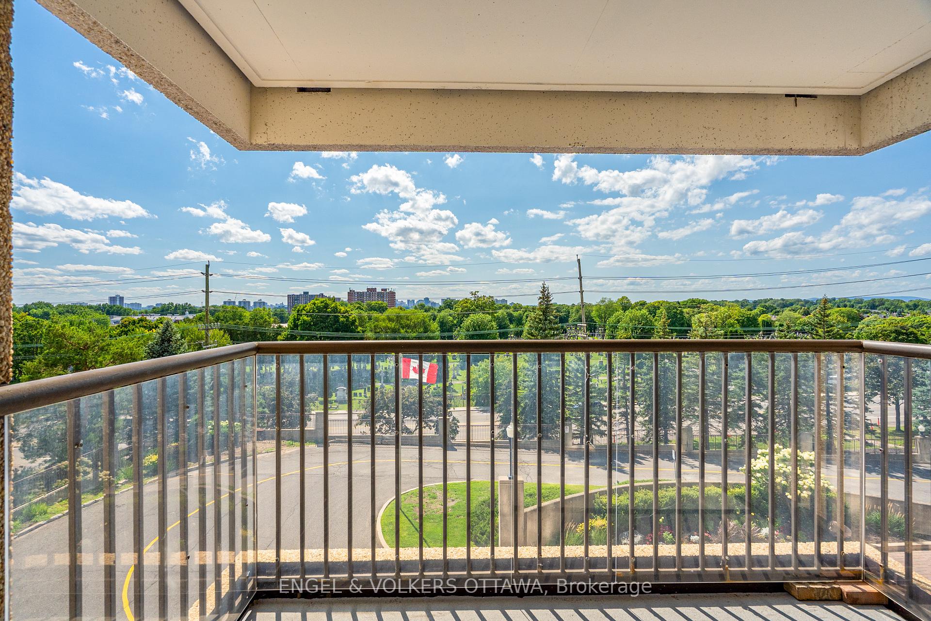 Photo 30 of Unit 205, 545 St Laurent Boulevard, Ottawa, Viscount Alexander Park — HOMEH