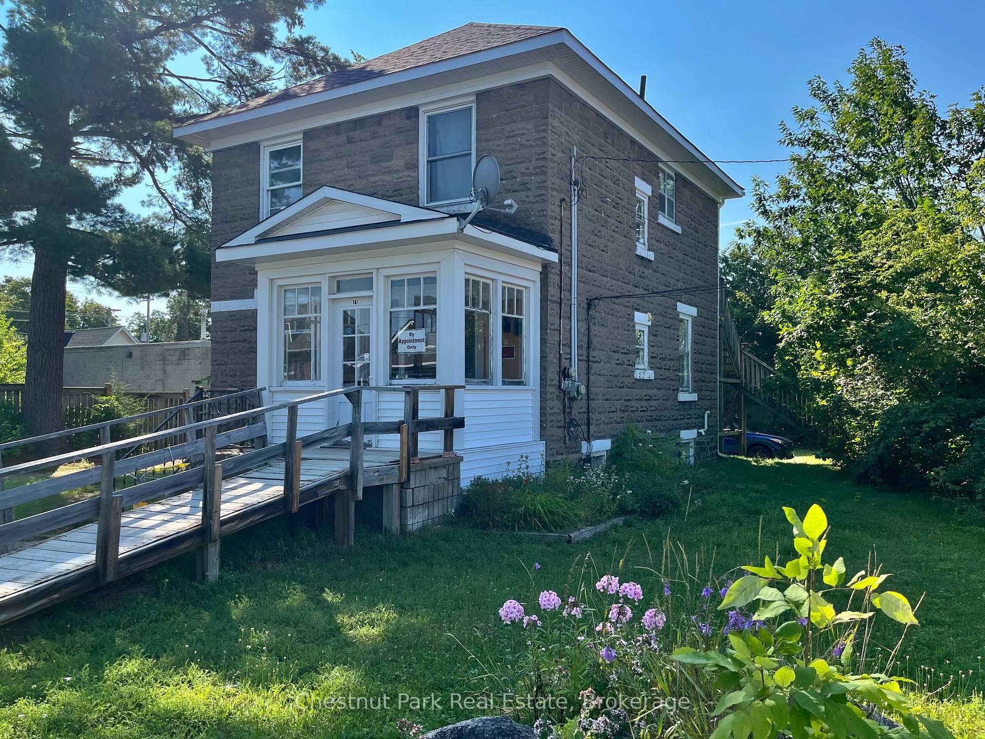Photo 1 of 151 Royal Street, Gravenhurst, Muskoka (S) — HOMEH
