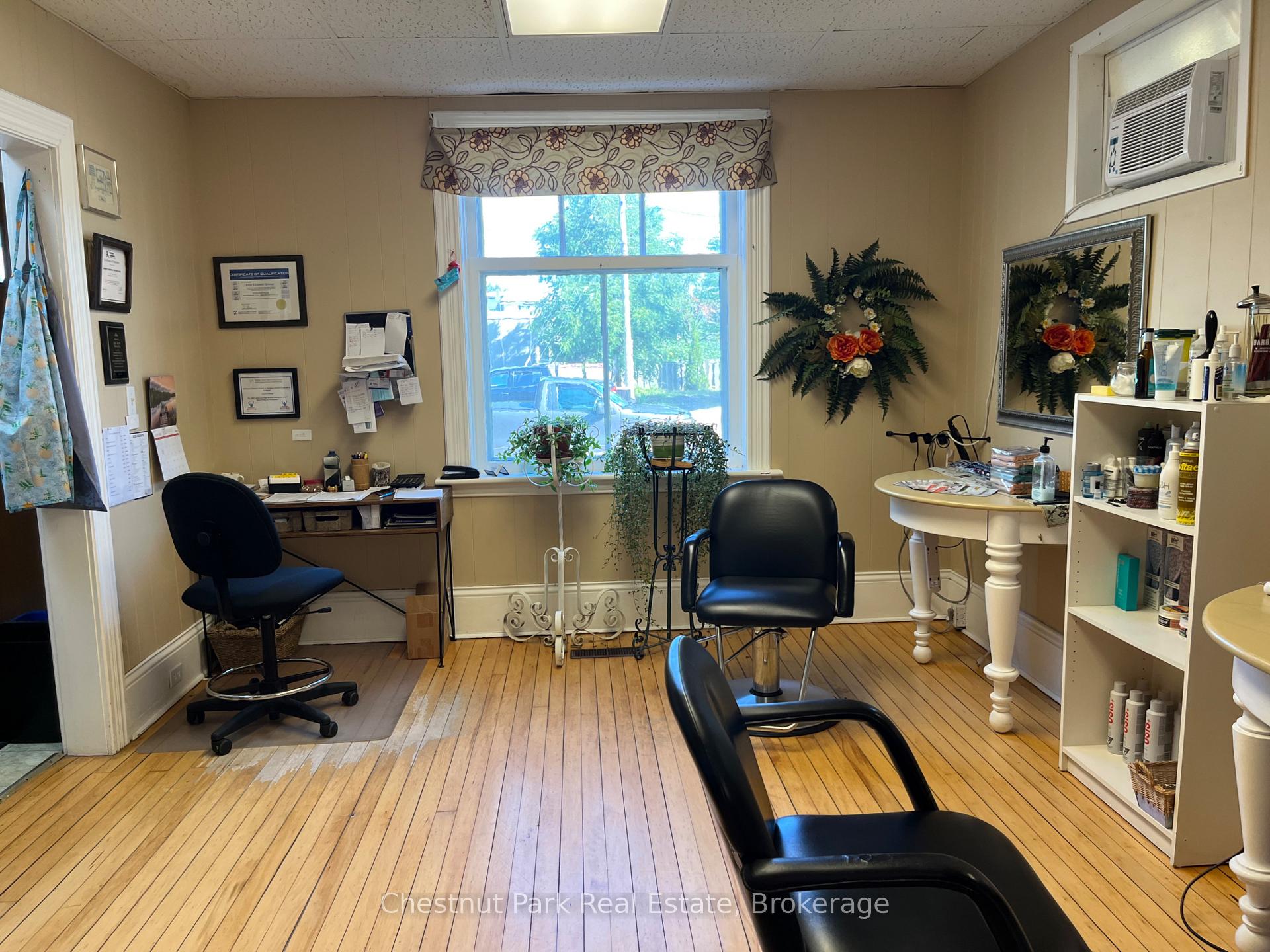 Photo 4 of 151 Royal Street, Gravenhurst, Muskoka (S) — HOMEH
