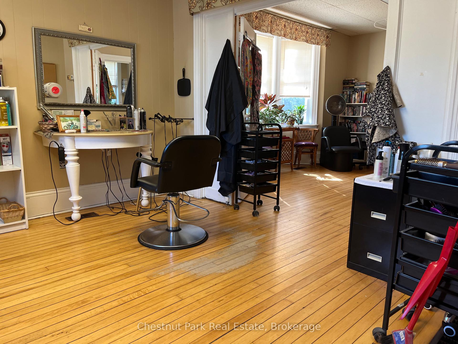 Photo 5 of 151 Royal Street, Gravenhurst, Muskoka (S) — HOMEH