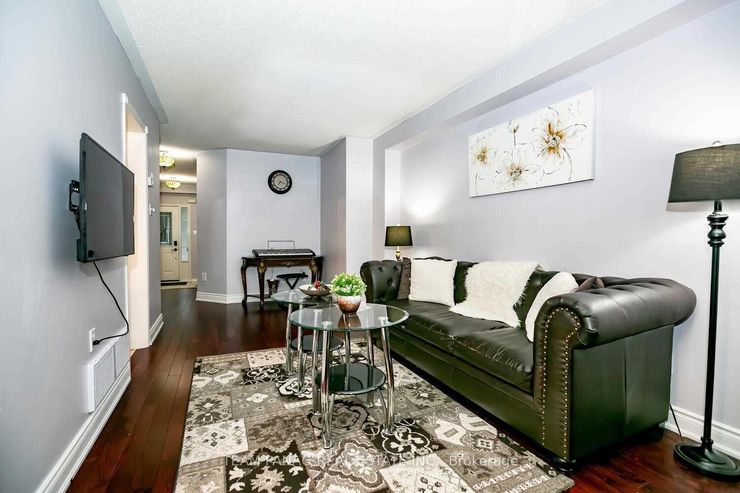 Photo 4 of 4 Queen Anne Drive, Brampton, Fletcher's Meadow — HOMEH
