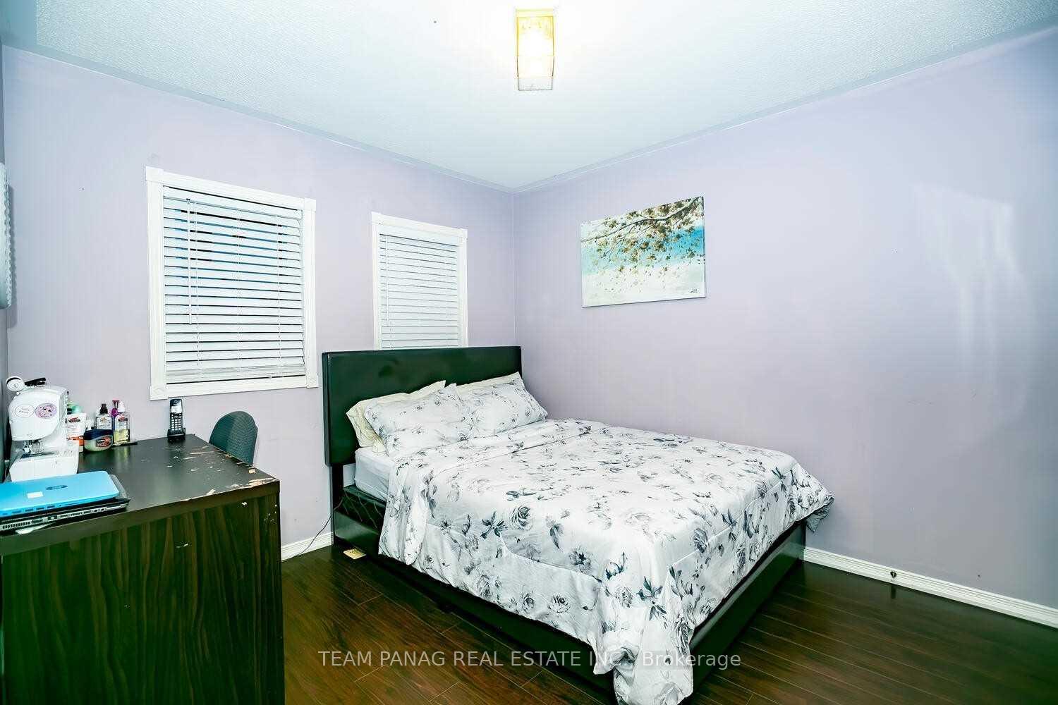 Photo 9 of 4 Queen Anne Drive, Brampton, Fletcher's Meadow — HOMEH