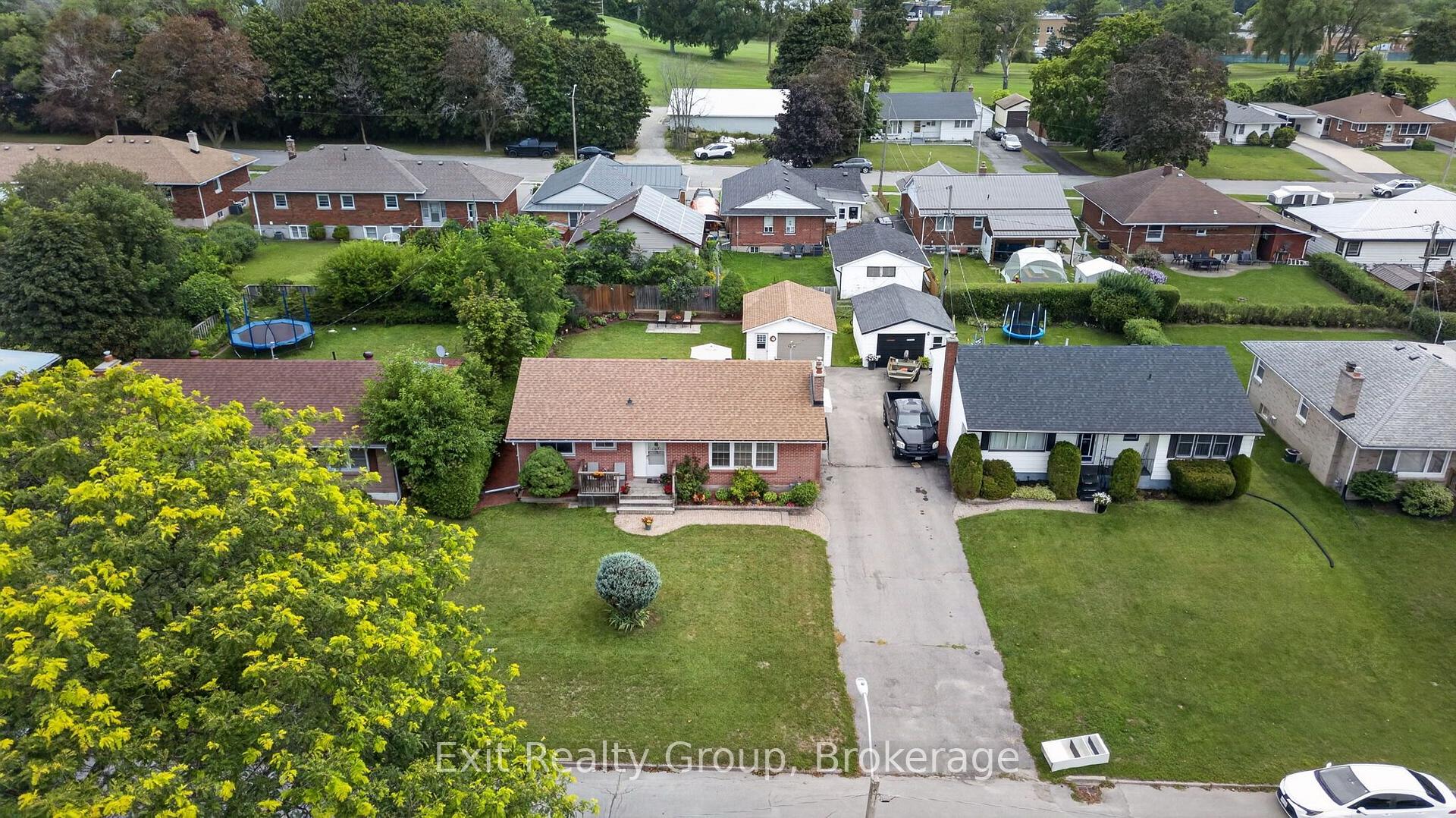 Photo 4 of 41 Second Avenue, Quinte West, Trenton Ward — HOMEH