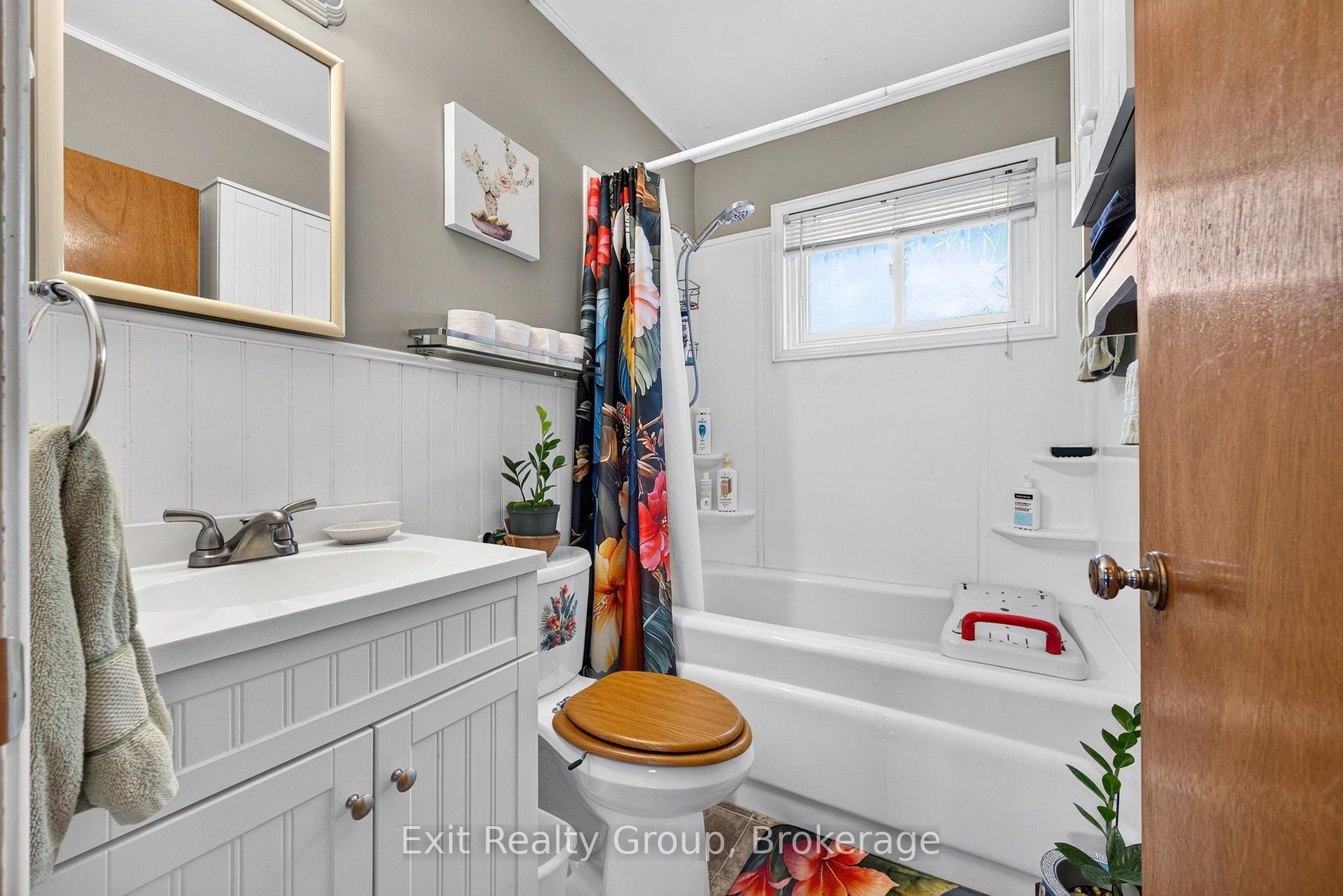 Photo 23 of 41 Second Avenue, Quinte West, Trenton Ward — HOMEH