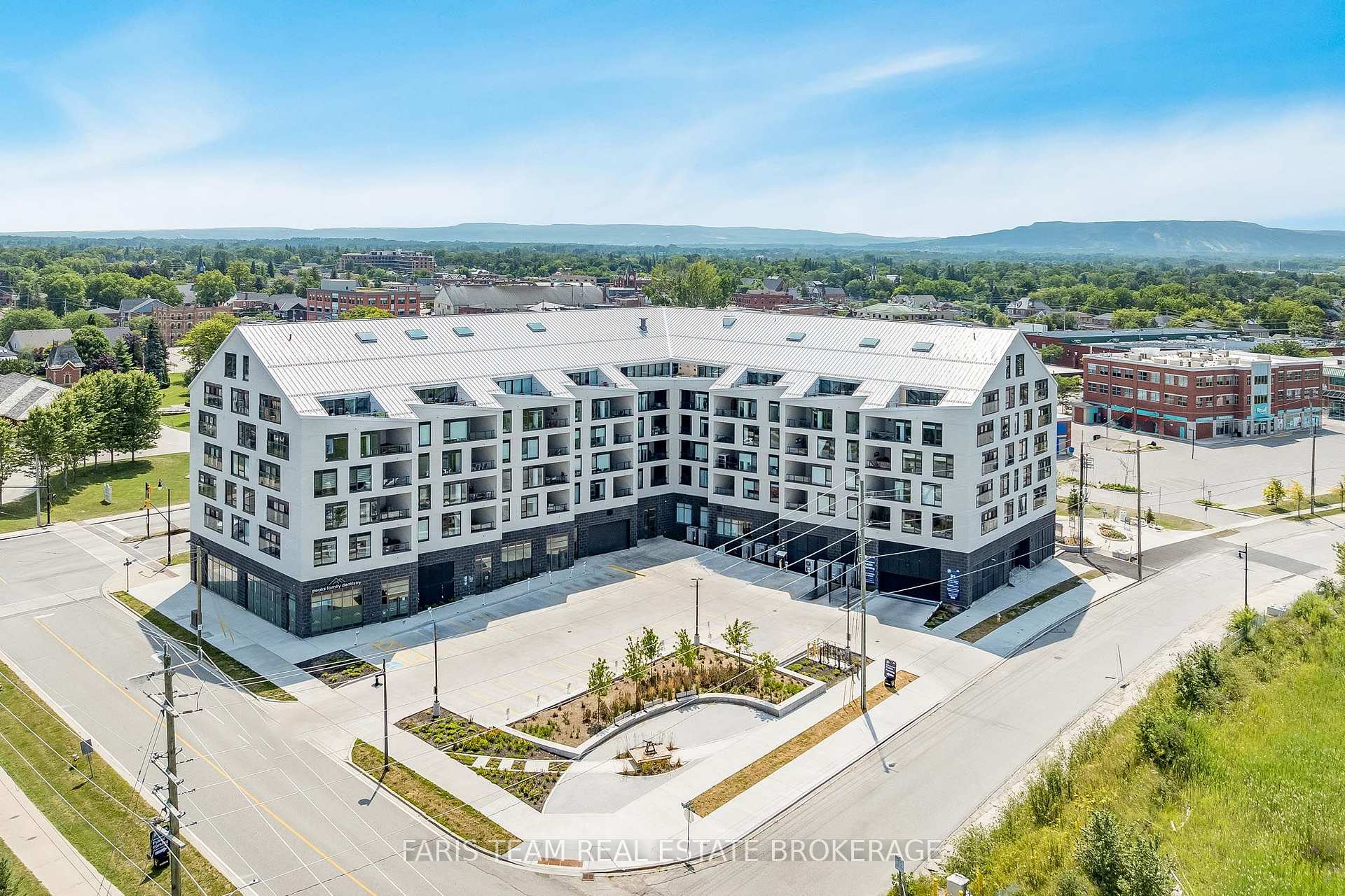 Photo 45 of Unit 417, 31 Huron Street, Collingwood — HOMEH