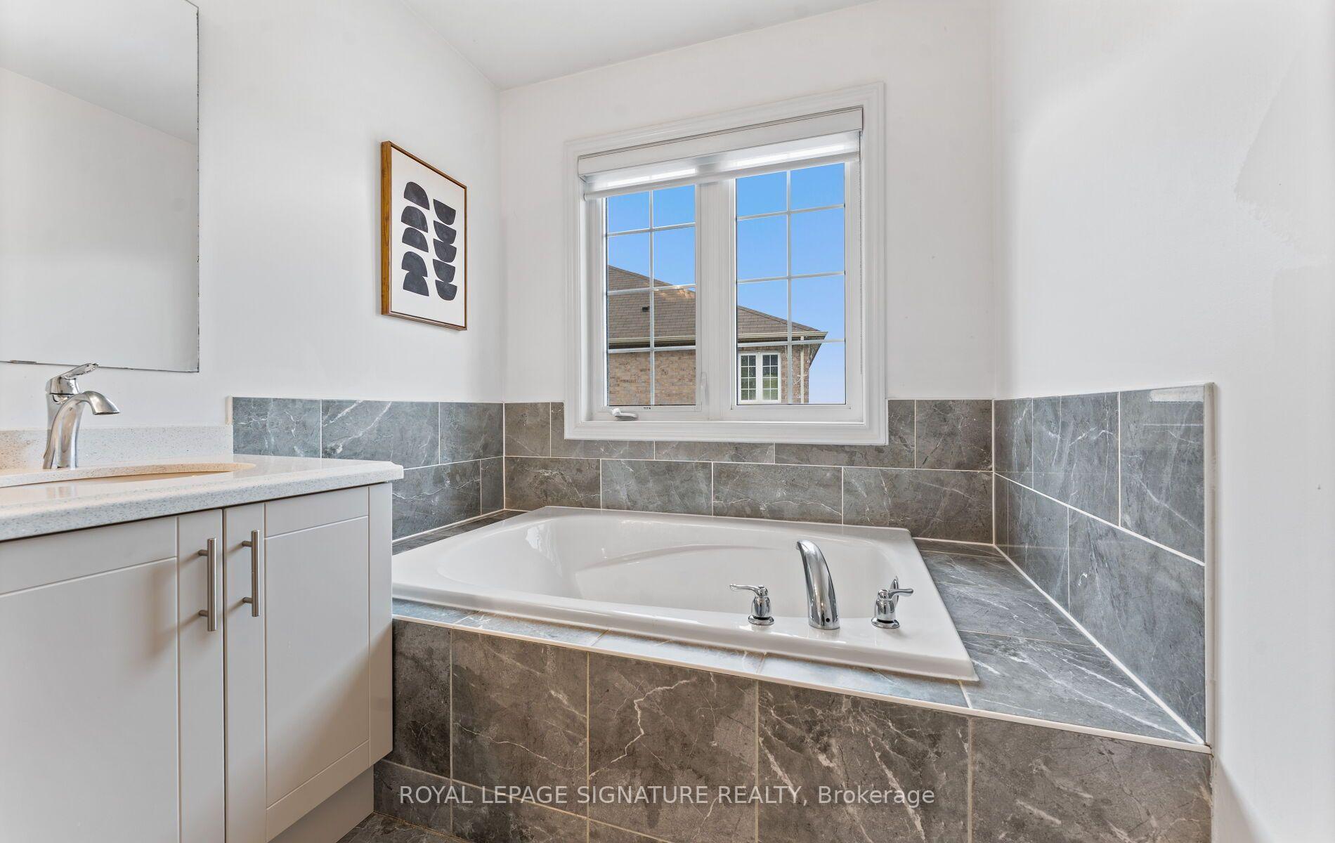Photo 30 of 104 Whitefoot Crescent, Ajax, South East — HOMEH