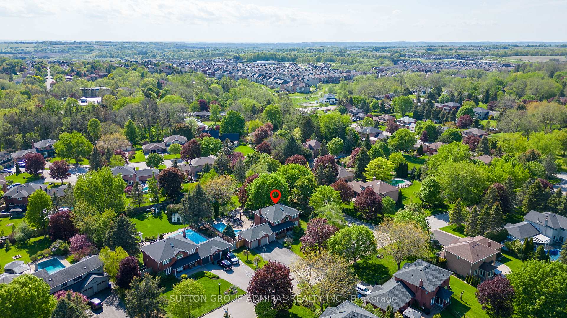 Photo 3 of 48 Maple Way, East Gwillimbury, Sharon — HOMEH