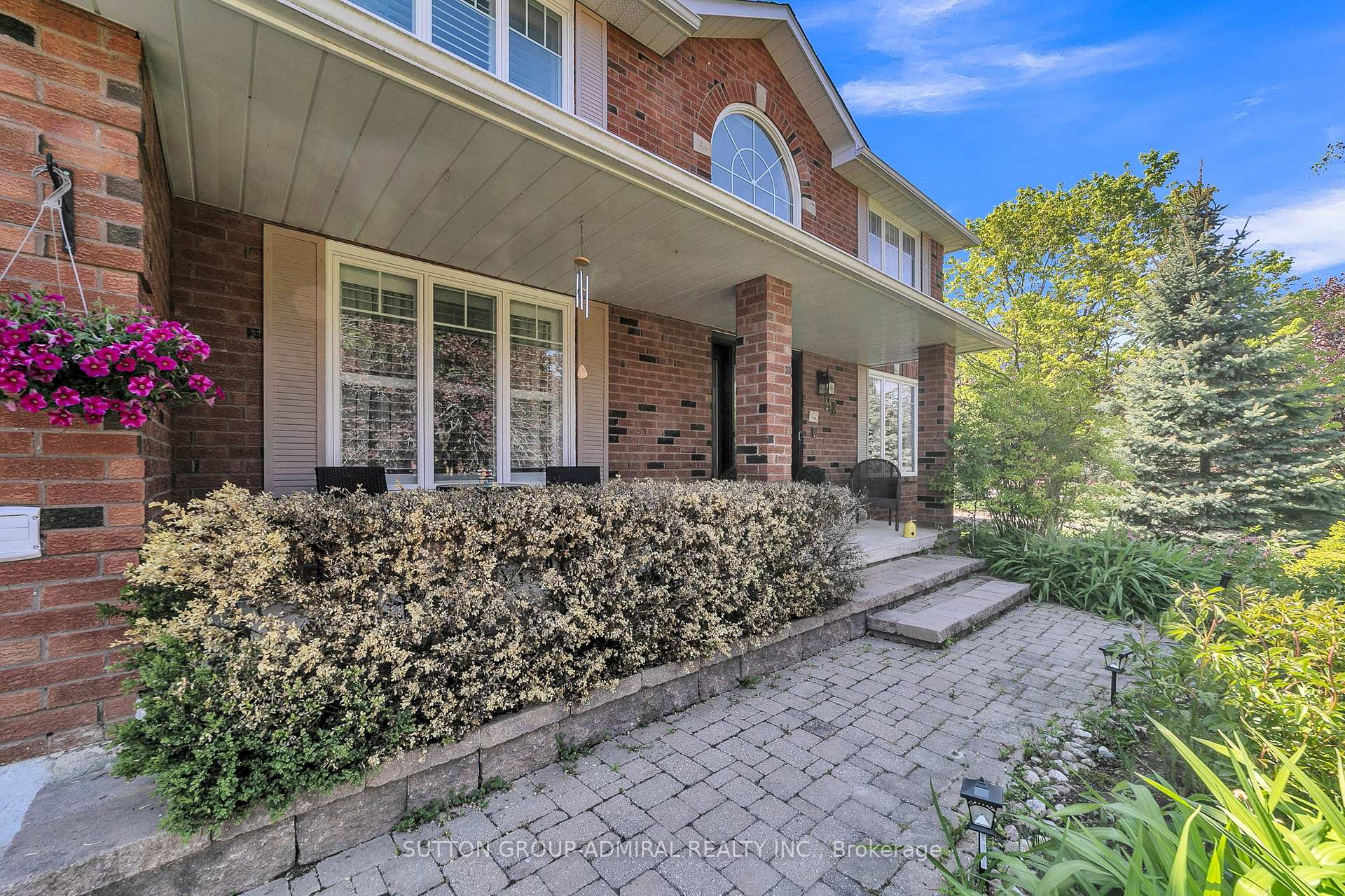 Photo 5 of 48 Maple Way, East Gwillimbury, Sharon — HOMEH