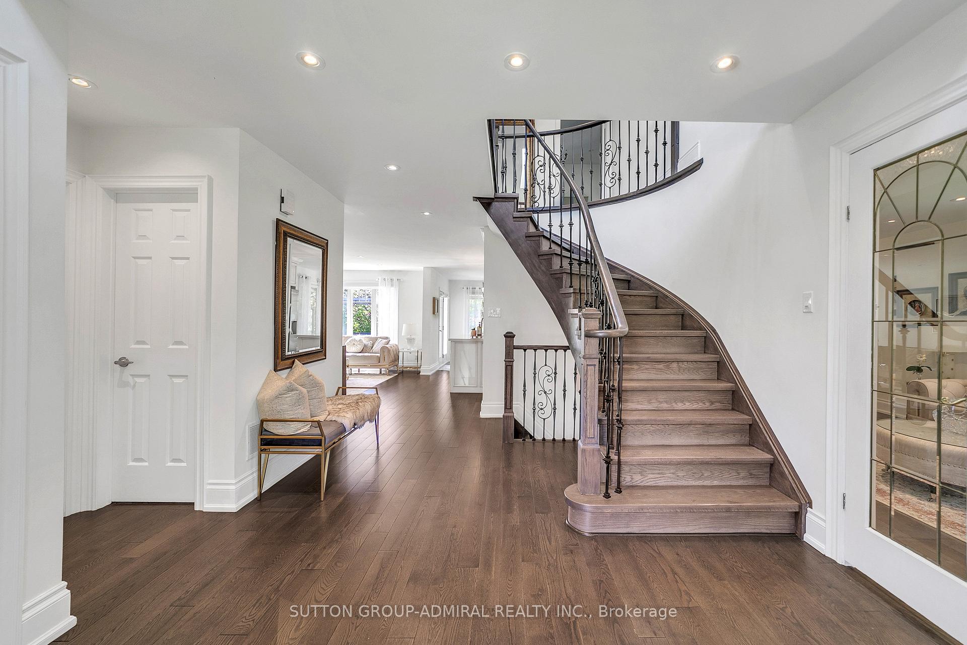 Photo 6 of 48 Maple Way, East Gwillimbury, Sharon — HOMEH