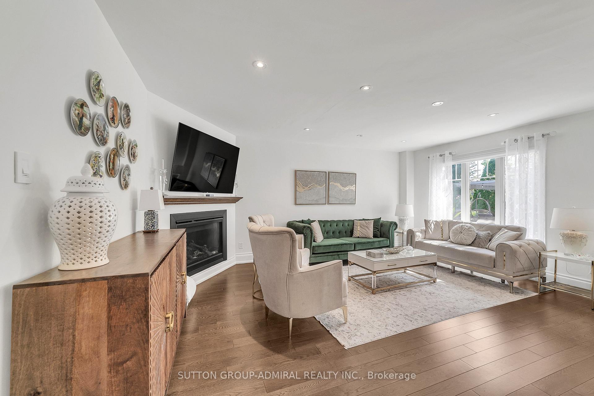 Photo 13 of 48 Maple Way, East Gwillimbury, Sharon — HOMEH