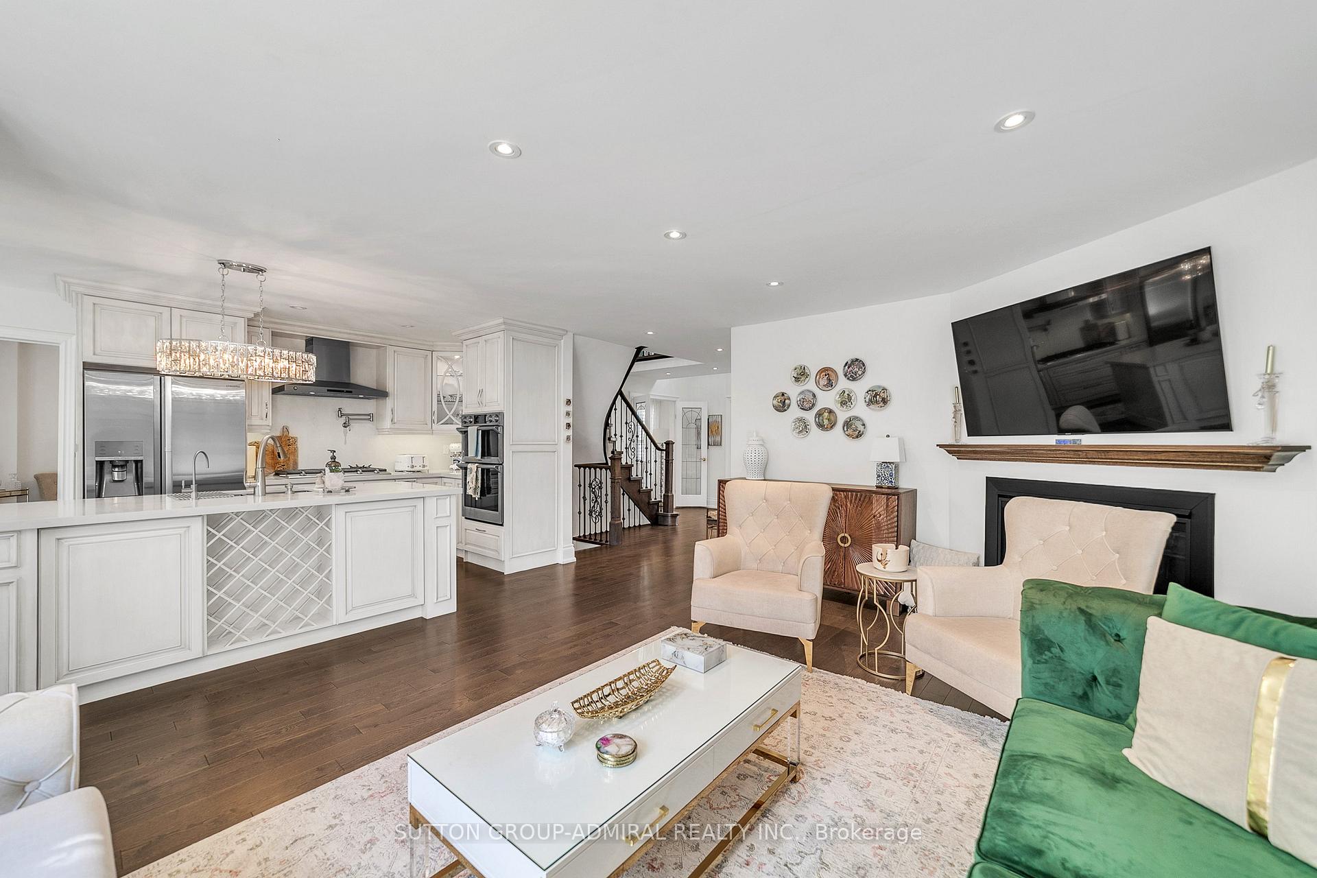 Photo 17 of 48 Maple Way, East Gwillimbury, Sharon — HOMEH