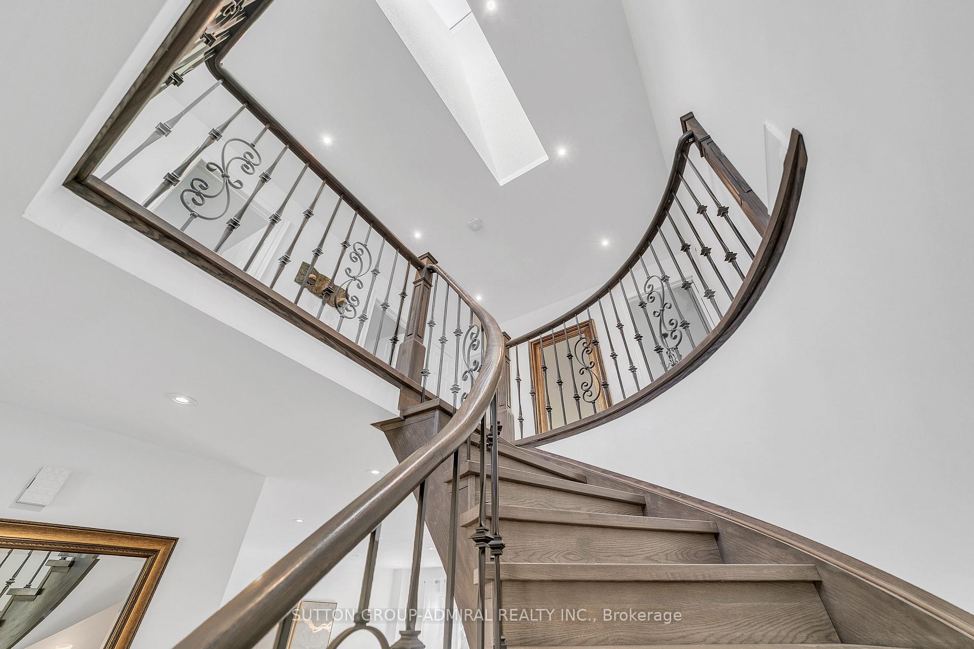 Photo 24 of 48 Maple Way, East Gwillimbury, Sharon — HOMEH