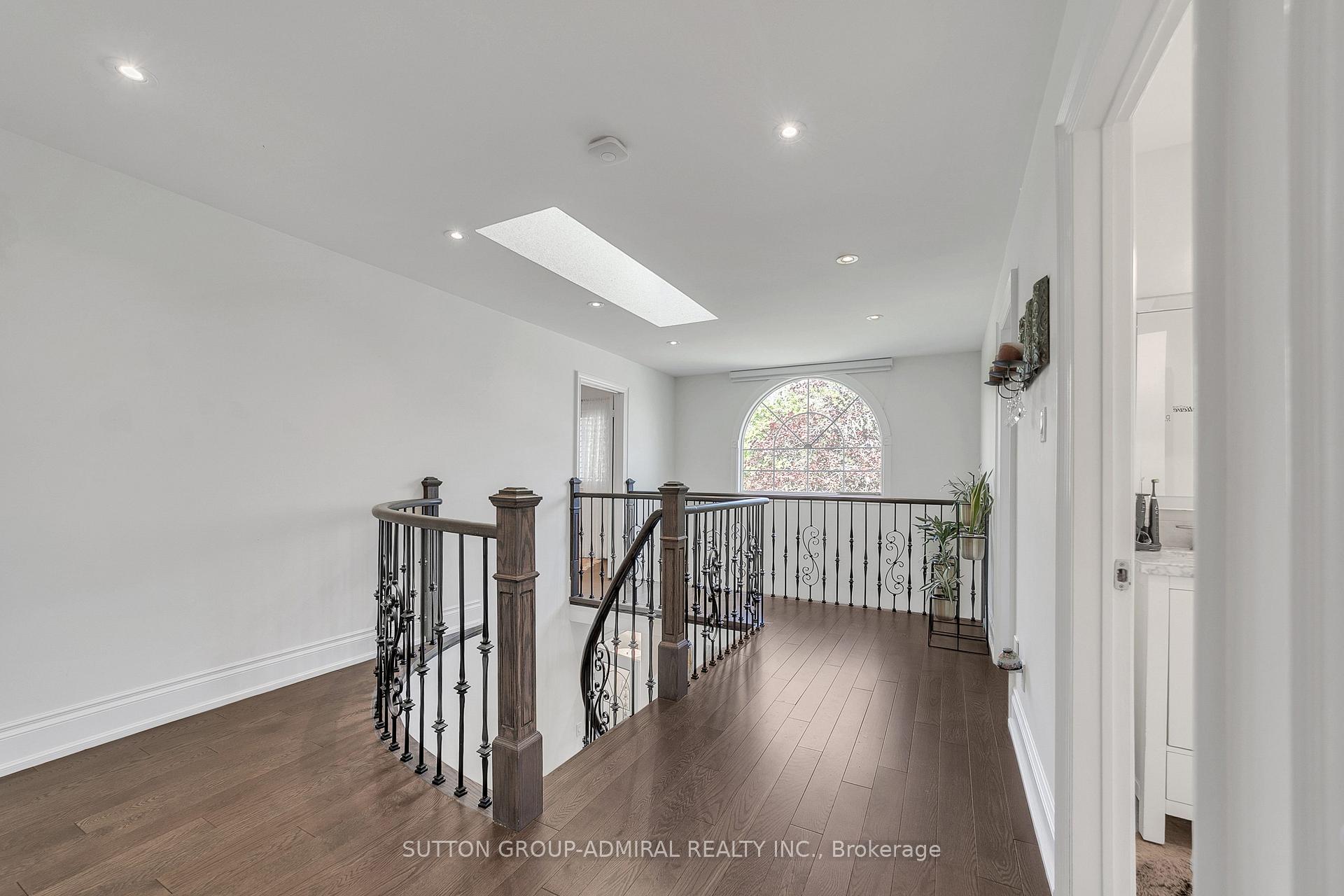 Photo 25 of 48 Maple Way, East Gwillimbury, Sharon — HOMEH