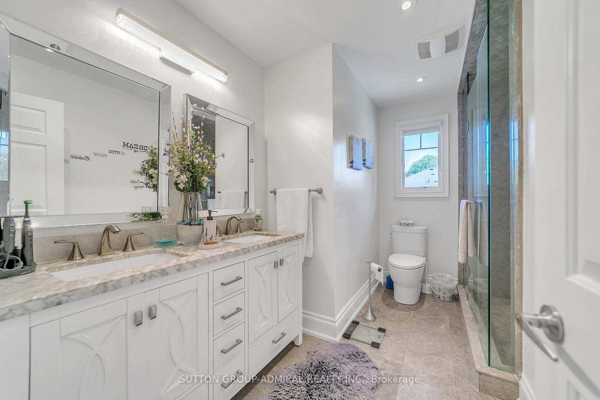 Photo 28 of 48 Maple Way, East Gwillimbury, Sharon — HOMEH