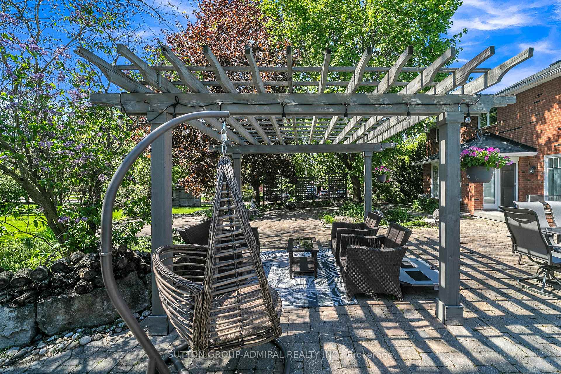 Photo 37 of 48 Maple Way, East Gwillimbury, Sharon — HOMEH