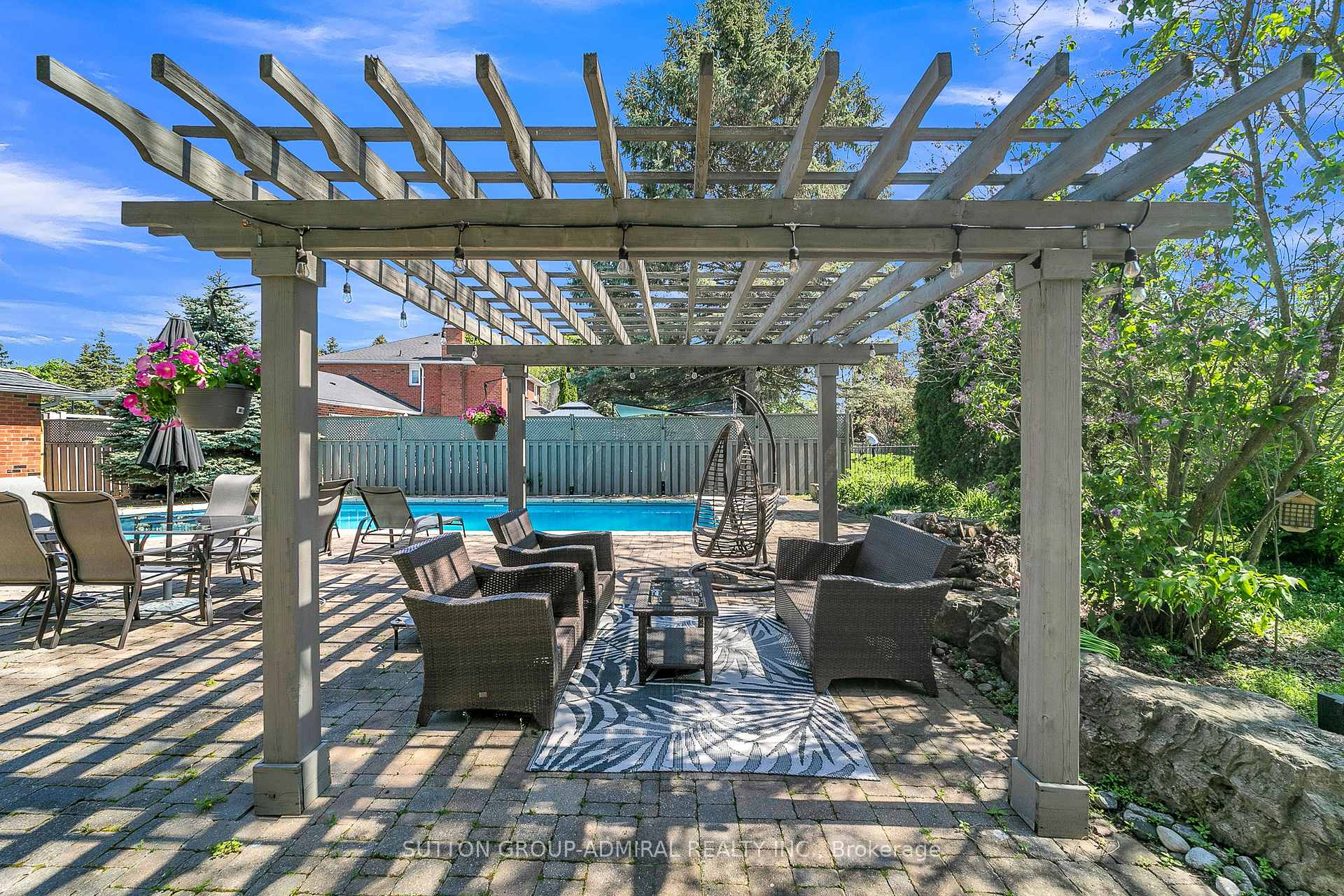 Photo 43 of 48 Maple Way, East Gwillimbury, Sharon — HOMEH