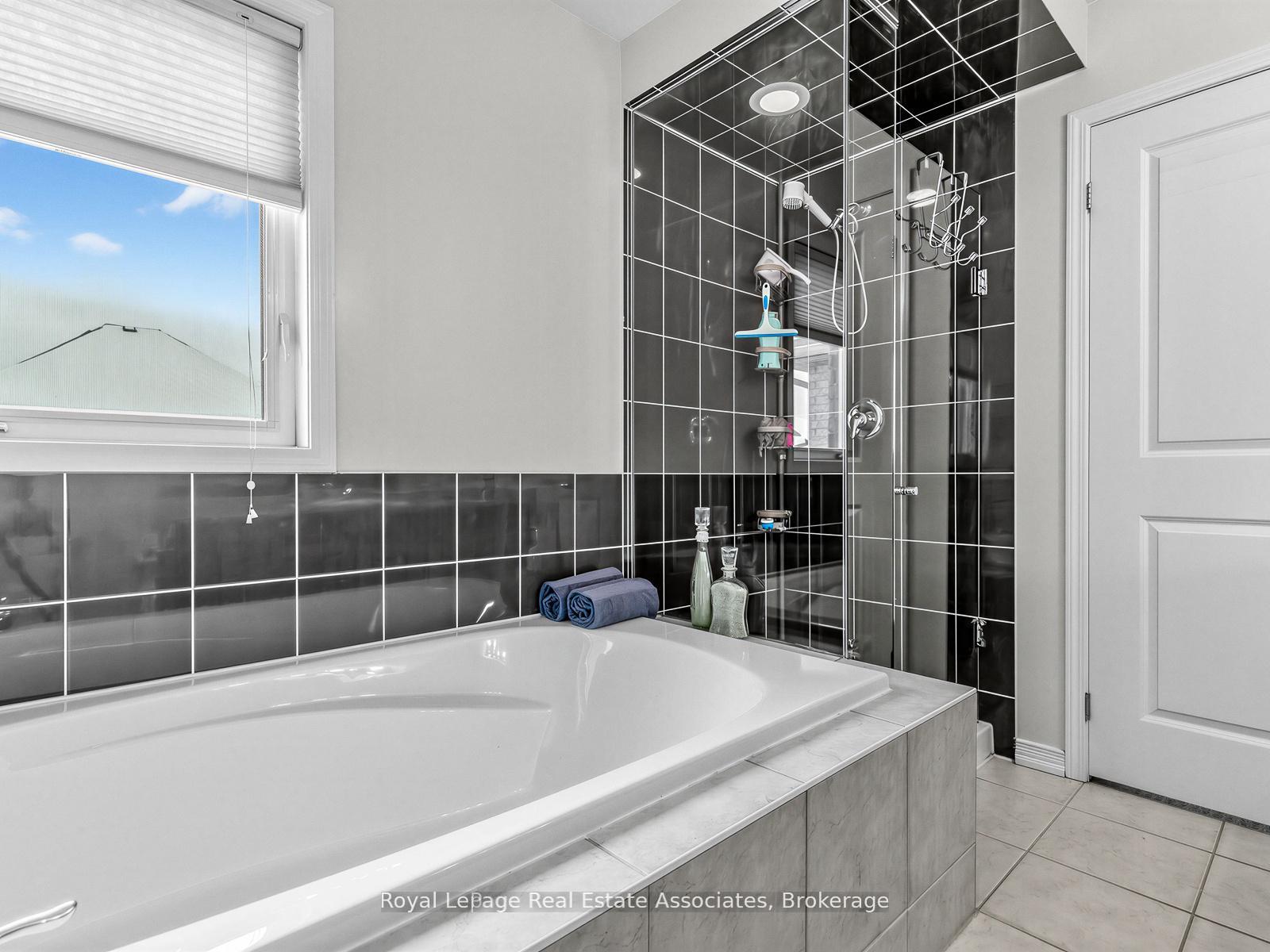 Photo 14 of 1529 Winville Road, Pickering, Duffin Heights — HOMEH