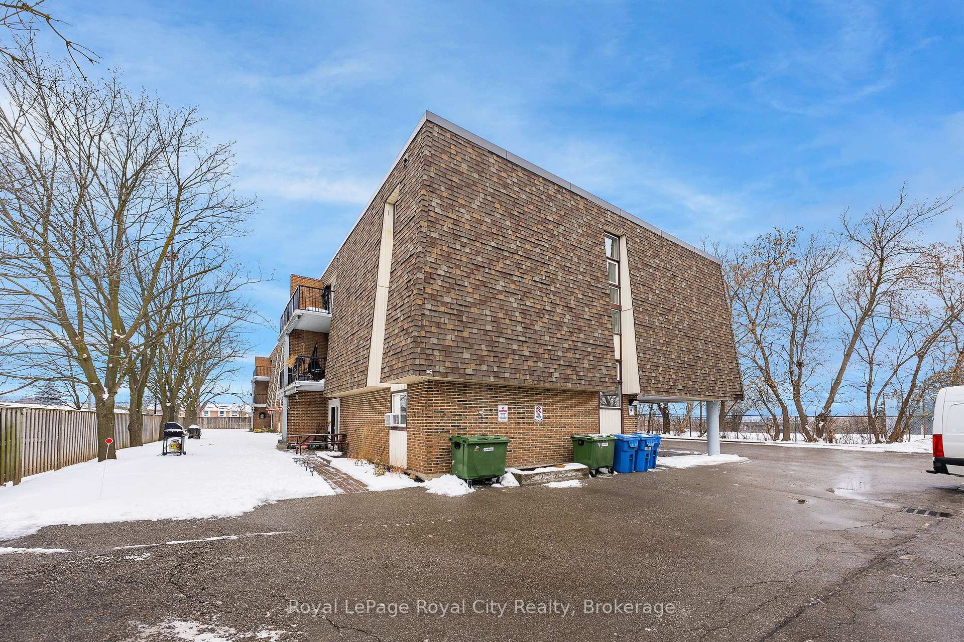 Photo 2 of Unit 102, 234 Willow Road, Guelph, Junction/Onward Willow — HOMEH