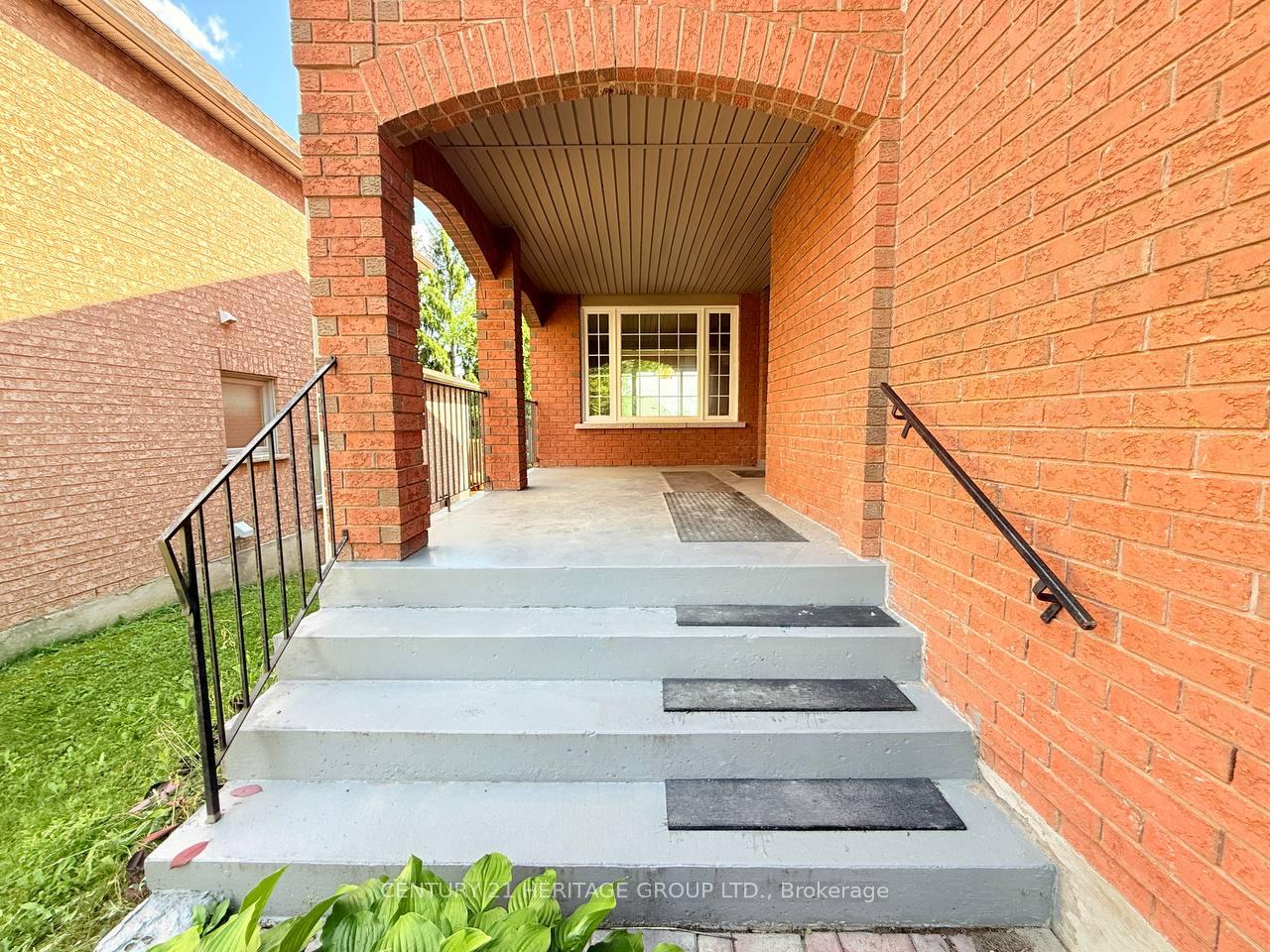 Photo 2 of 162 Widdifield Avenue, Newmarket, Armitage — HOMEH