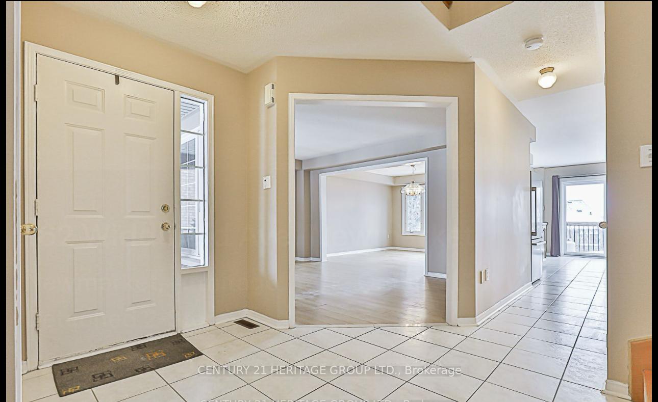 Photo 5 of 162 Widdifield Avenue, Newmarket, Armitage — HOMEH