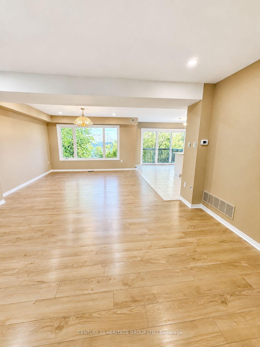 Photo 12 of 162 Widdifield Avenue, Newmarket, Armitage — HOMEH