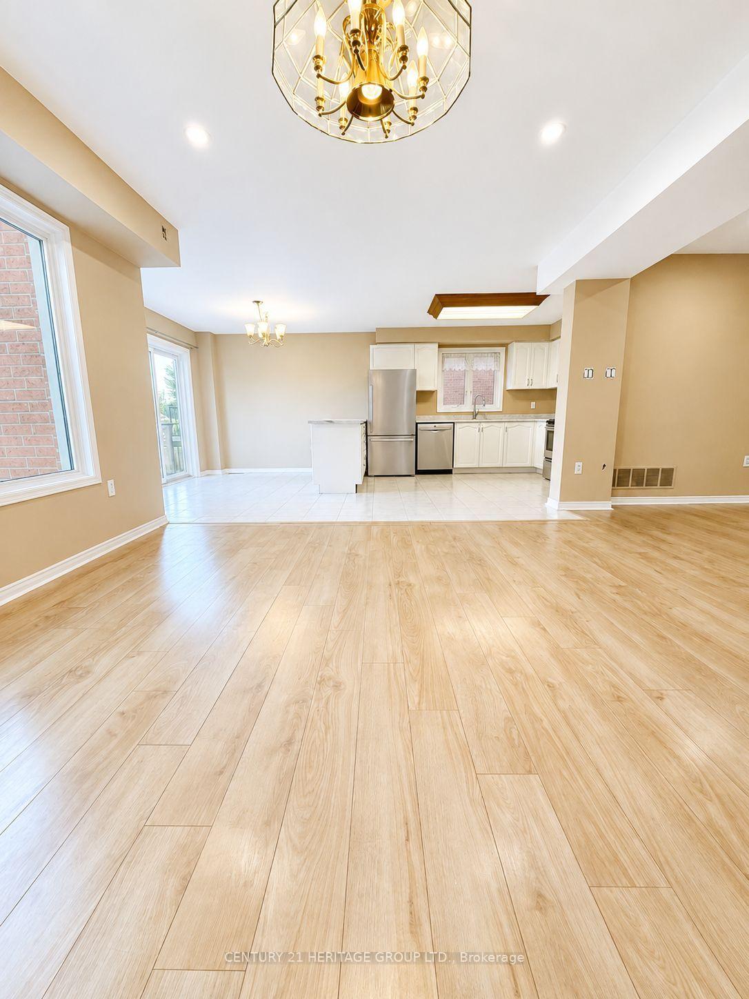 Photo 17 of 162 Widdifield Avenue, Newmarket, Armitage — HOMEH