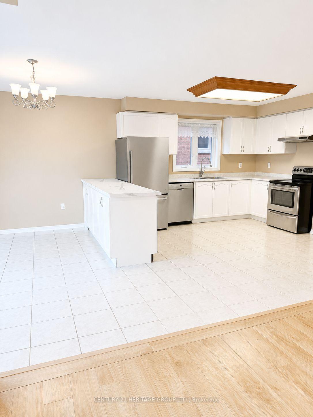 Photo 19 of 162 Widdifield Avenue, Newmarket, Armitage — HOMEH