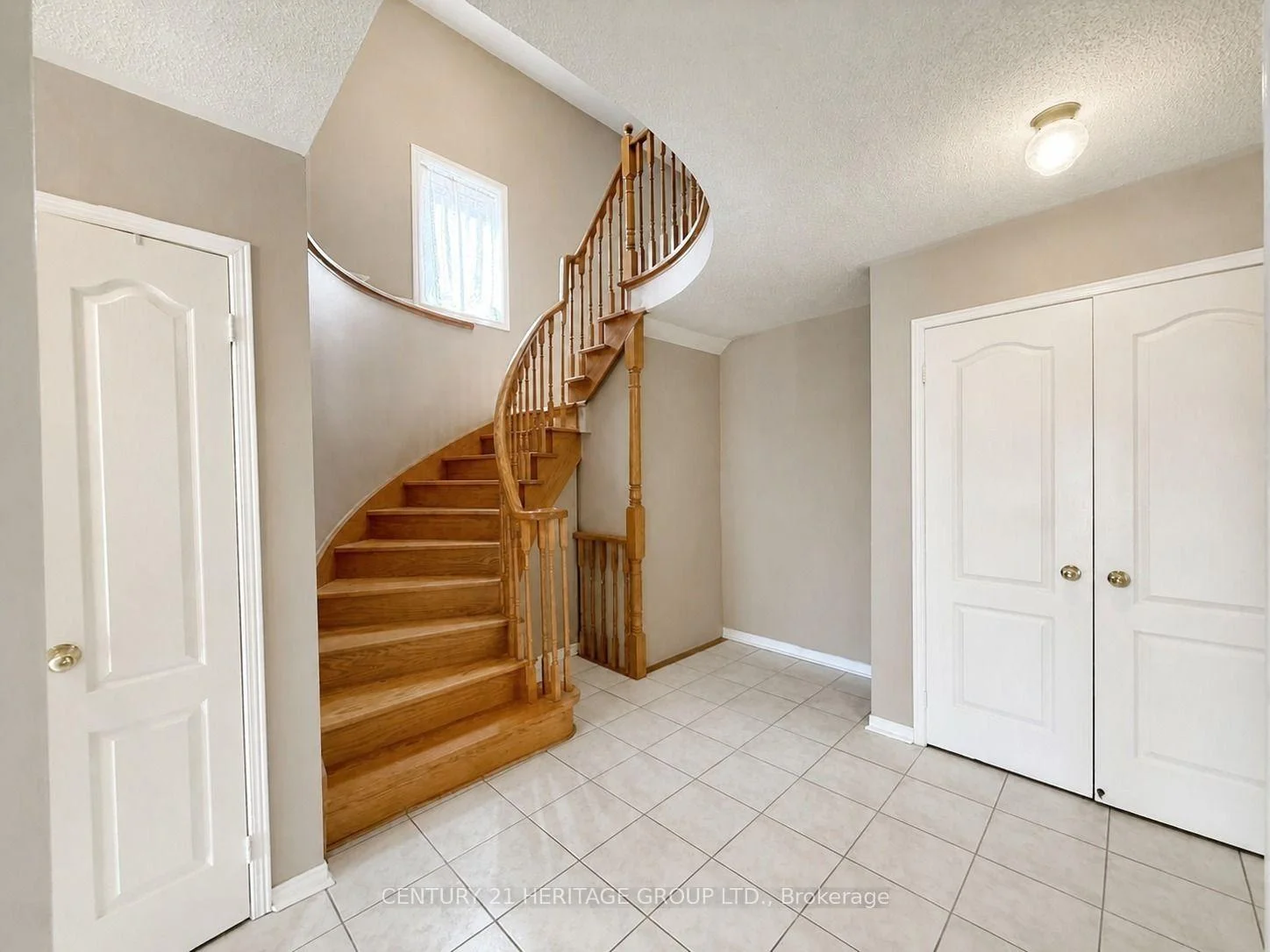 Photo 4 of 162 Widdifield Avenue, Newmarket, Armitage — HOMEH