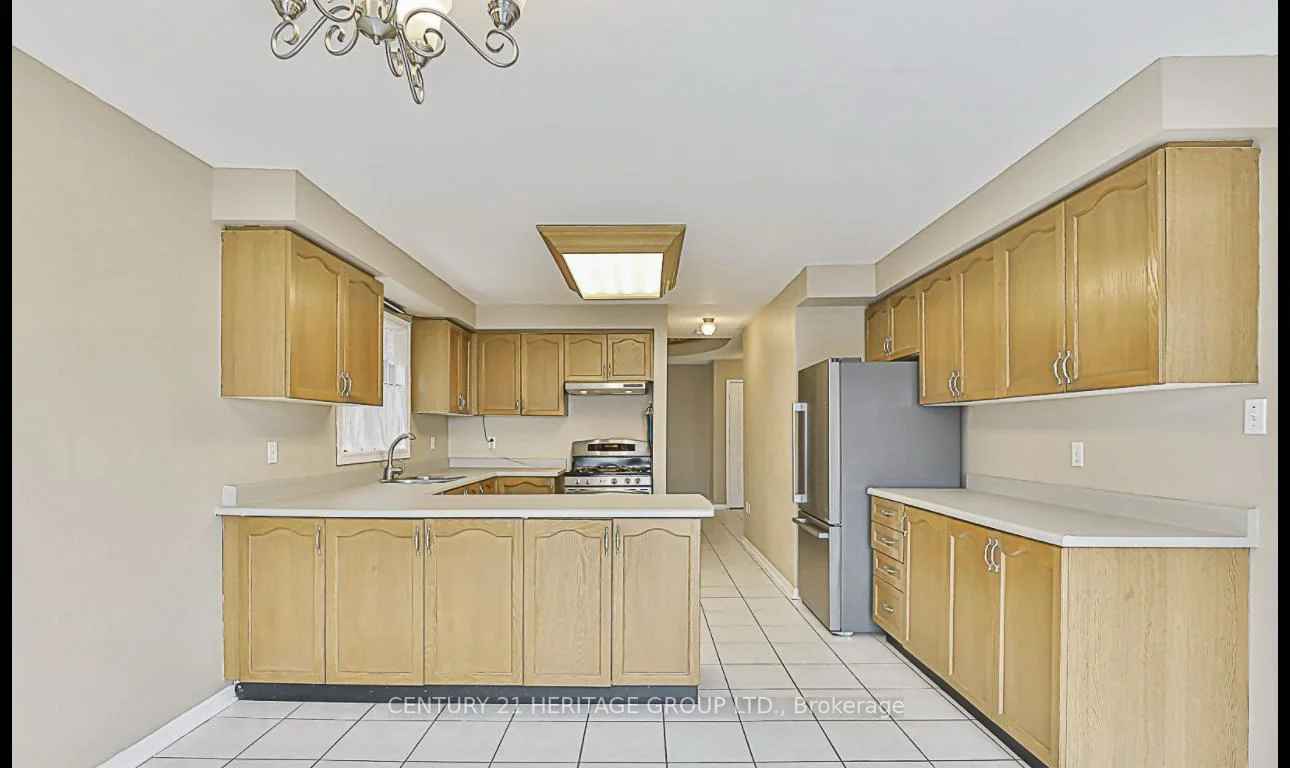 Photo 14 of 162 Widdifield Avenue, Newmarket, Armitage — HOMEH
