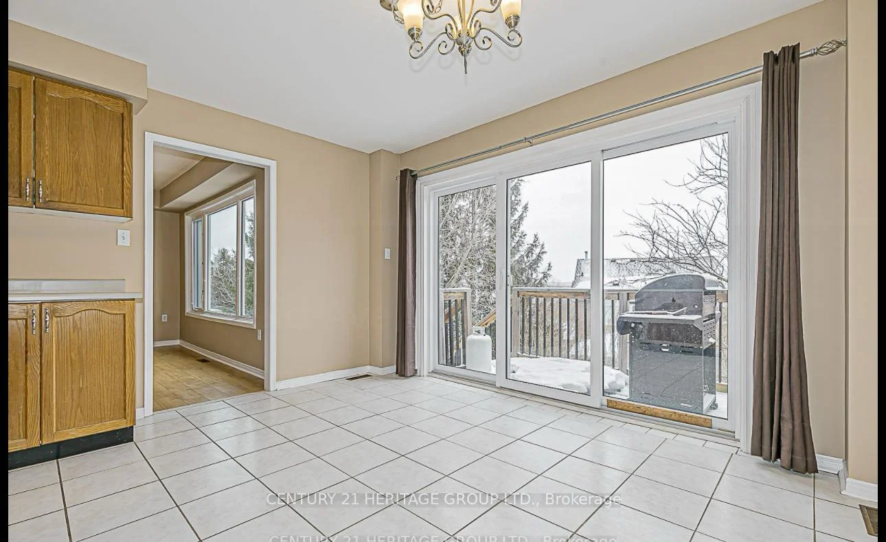 Photo 16 of 162 Widdifield Avenue, Newmarket, Armitage — HOMEH
