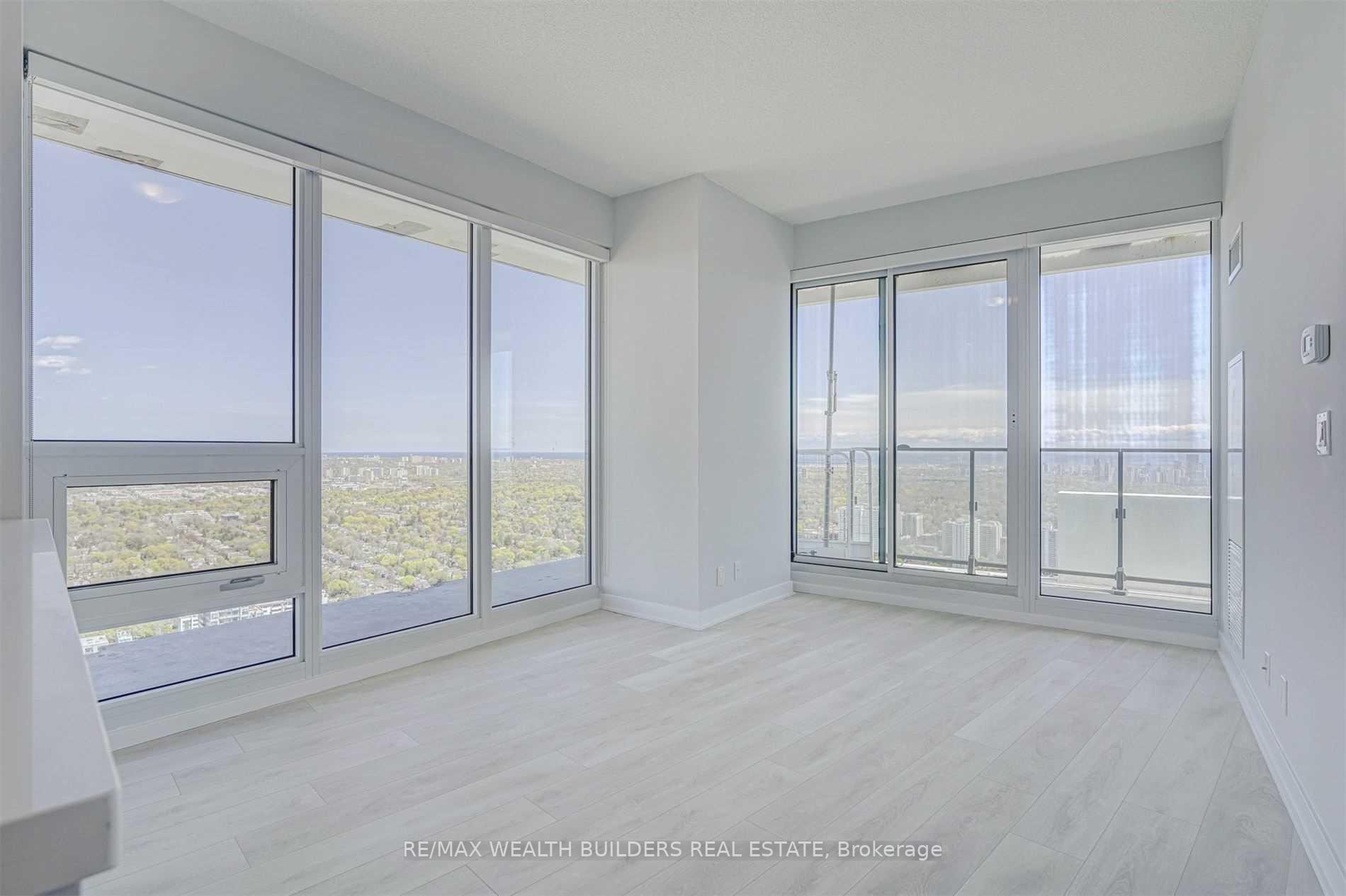 Photo 7 of Unit 5003, 2221 Yonge Street, Toronto, Mount Pleasant West — HOMEH