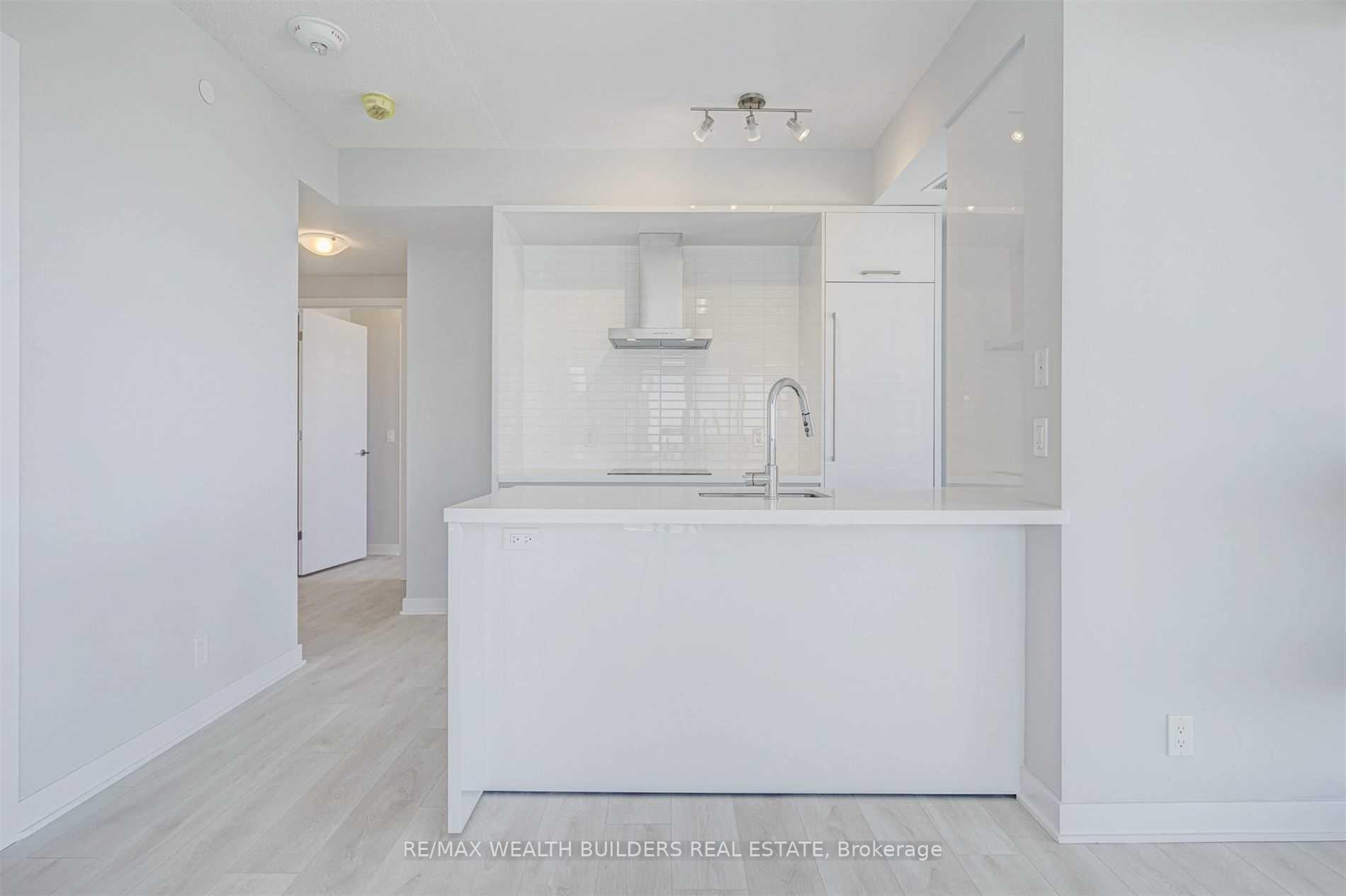 Photo 12 of Unit 5003, 2221 Yonge Street, Toronto, Mount Pleasant West — HOMEH