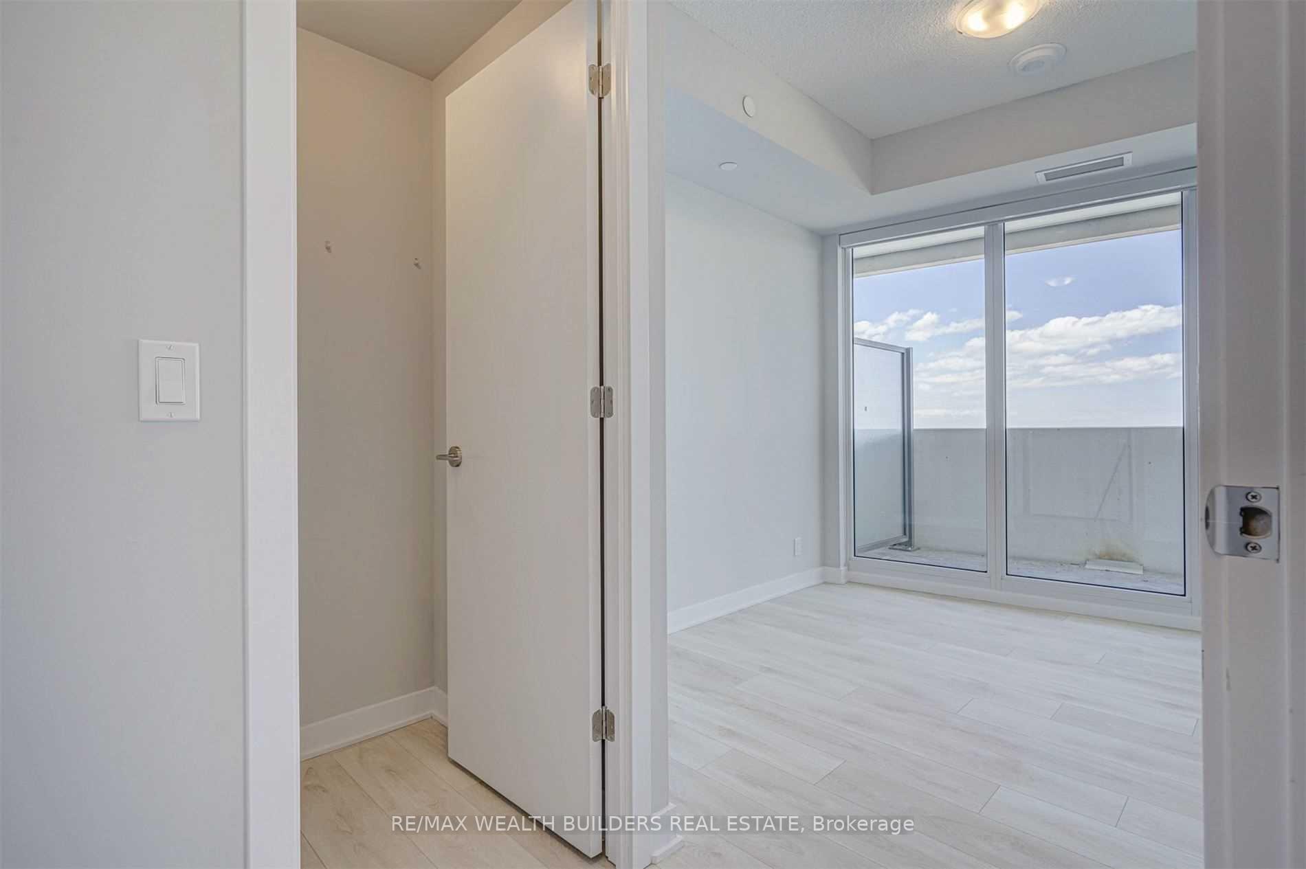 Photo 16 of Unit 5003, 2221 Yonge Street, Toronto, Mount Pleasant West — HOMEH