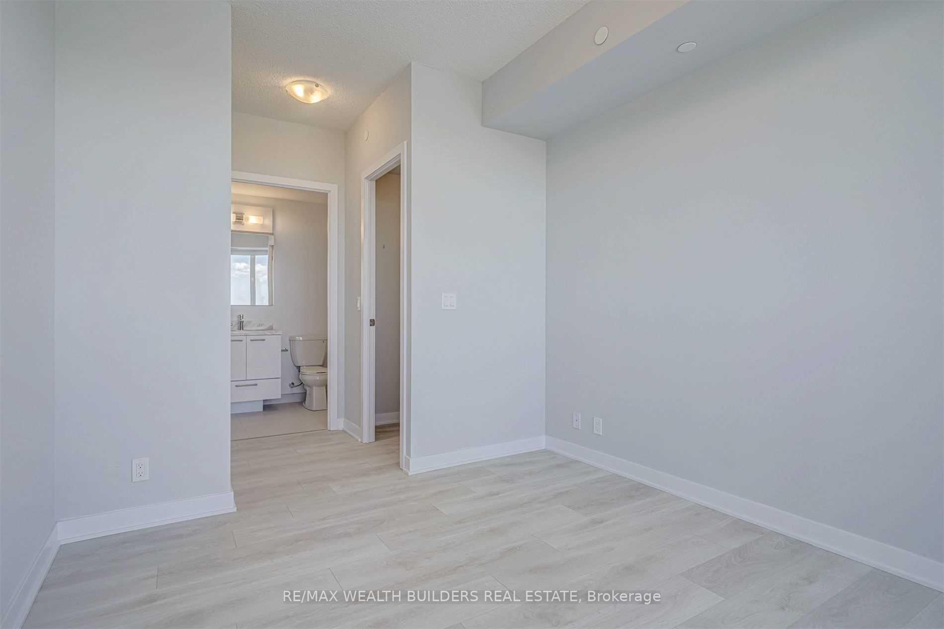 Photo 18 of Unit 5003, 2221 Yonge Street, Toronto, Mount Pleasant West — HOMEH