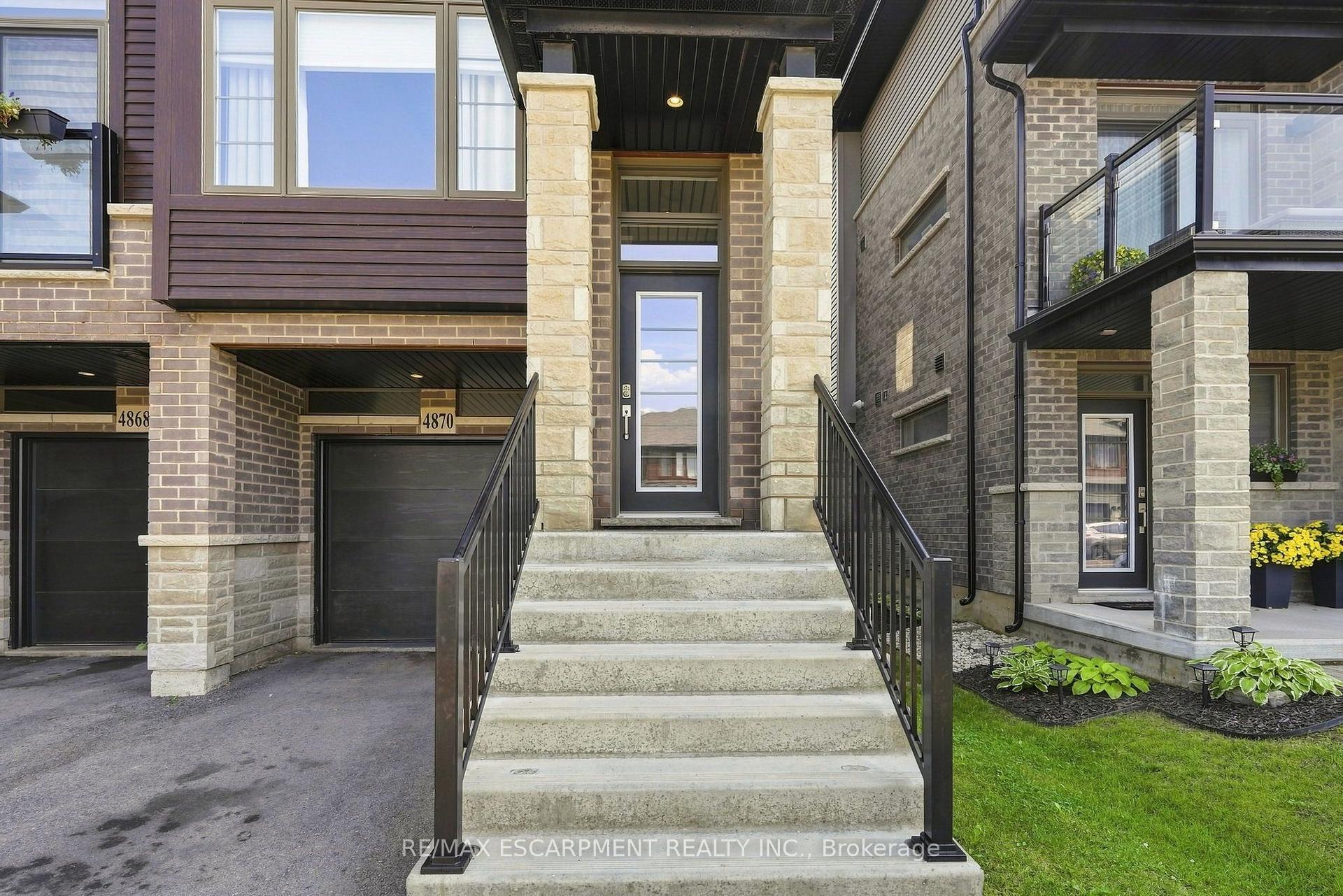 Photo 2 of 4870 Connor Drive, Lincoln, Beamsville — HOMEH