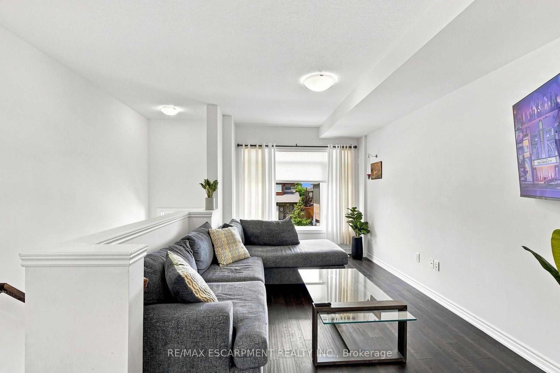 Photo 3 of 4870 Connor Drive, Lincoln, Beamsville — HOMEH