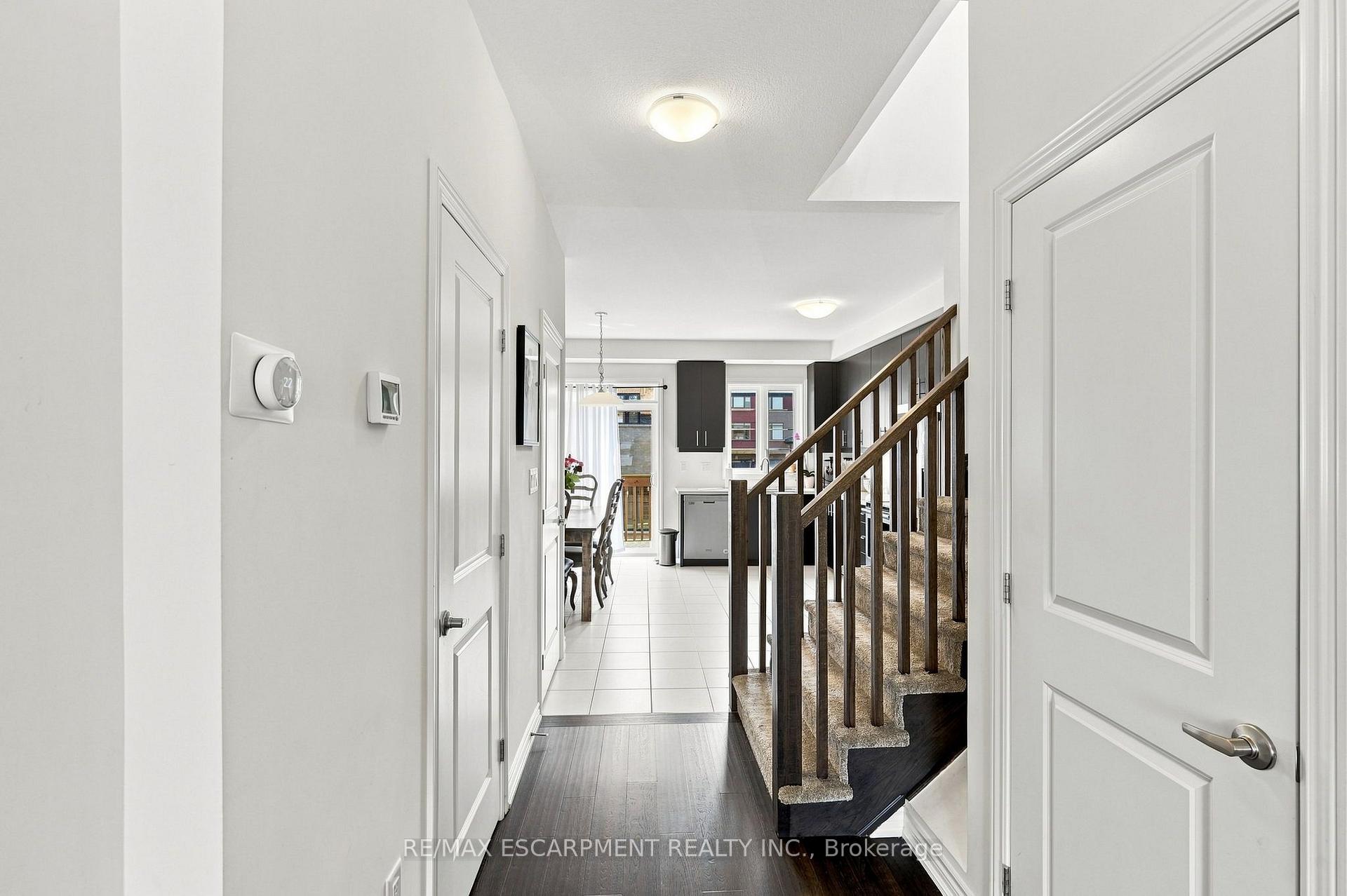 Photo 5 of 4870 Connor Drive, Lincoln, Beamsville — HOMEH