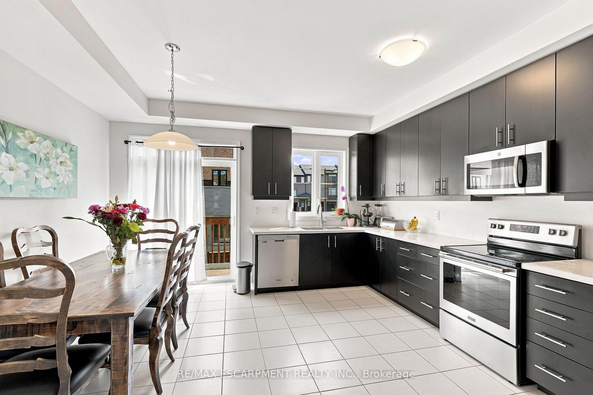 Photo 7 of 4870 Connor Drive, Lincoln, Beamsville — HOMEH