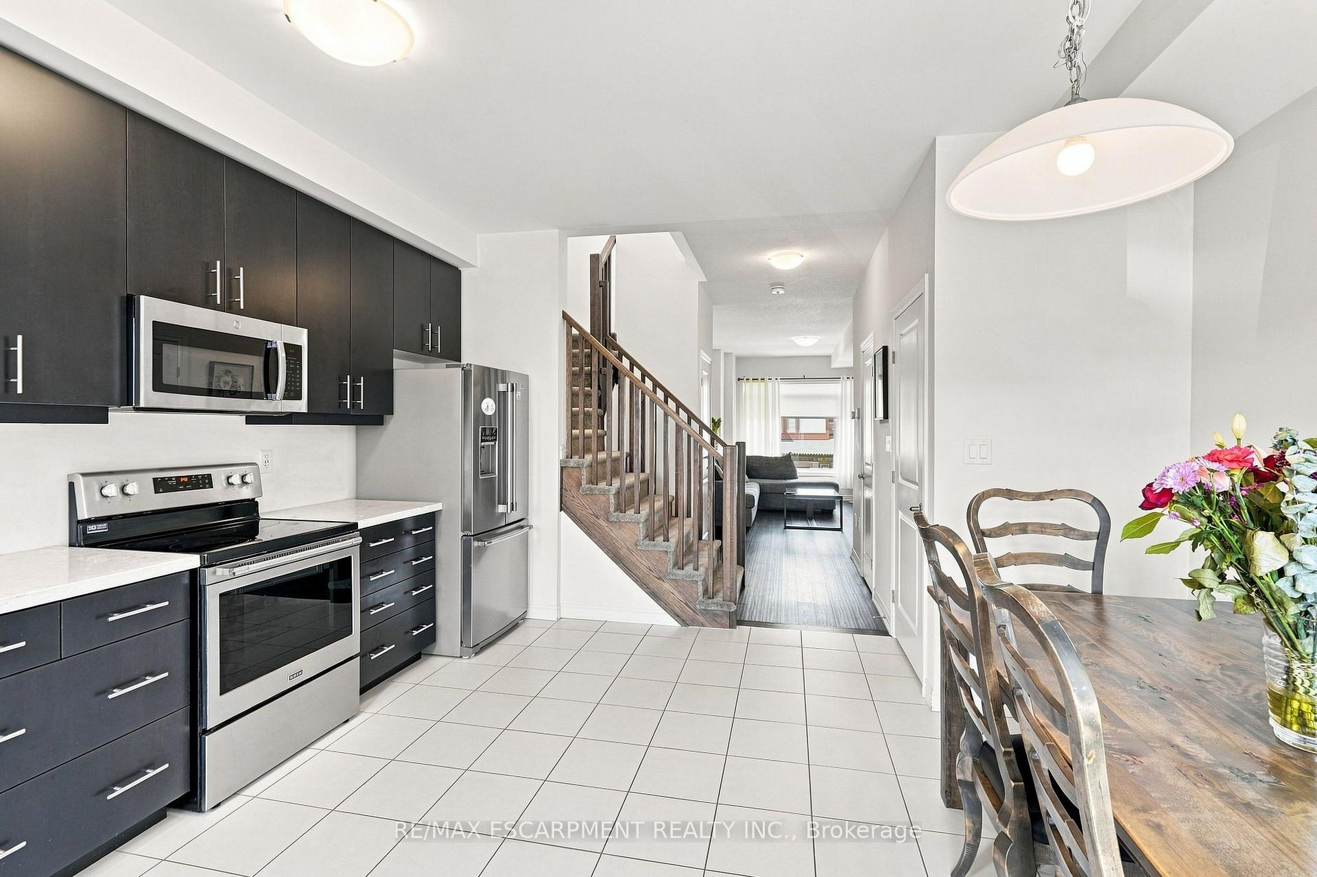 Photo 9 of 4870 Connor Drive, Lincoln, Beamsville — HOMEH