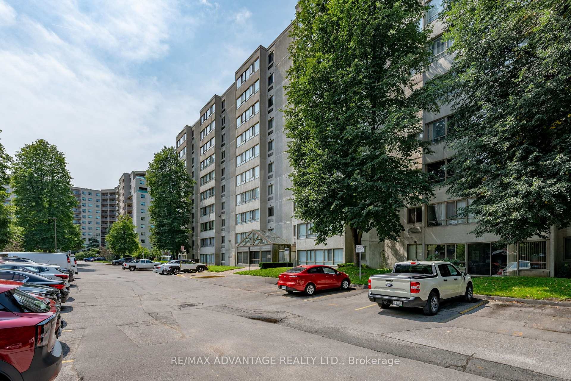 Photo 2 of Unit 708, 570 Proudfoot Lane, London, North M — HOMEH